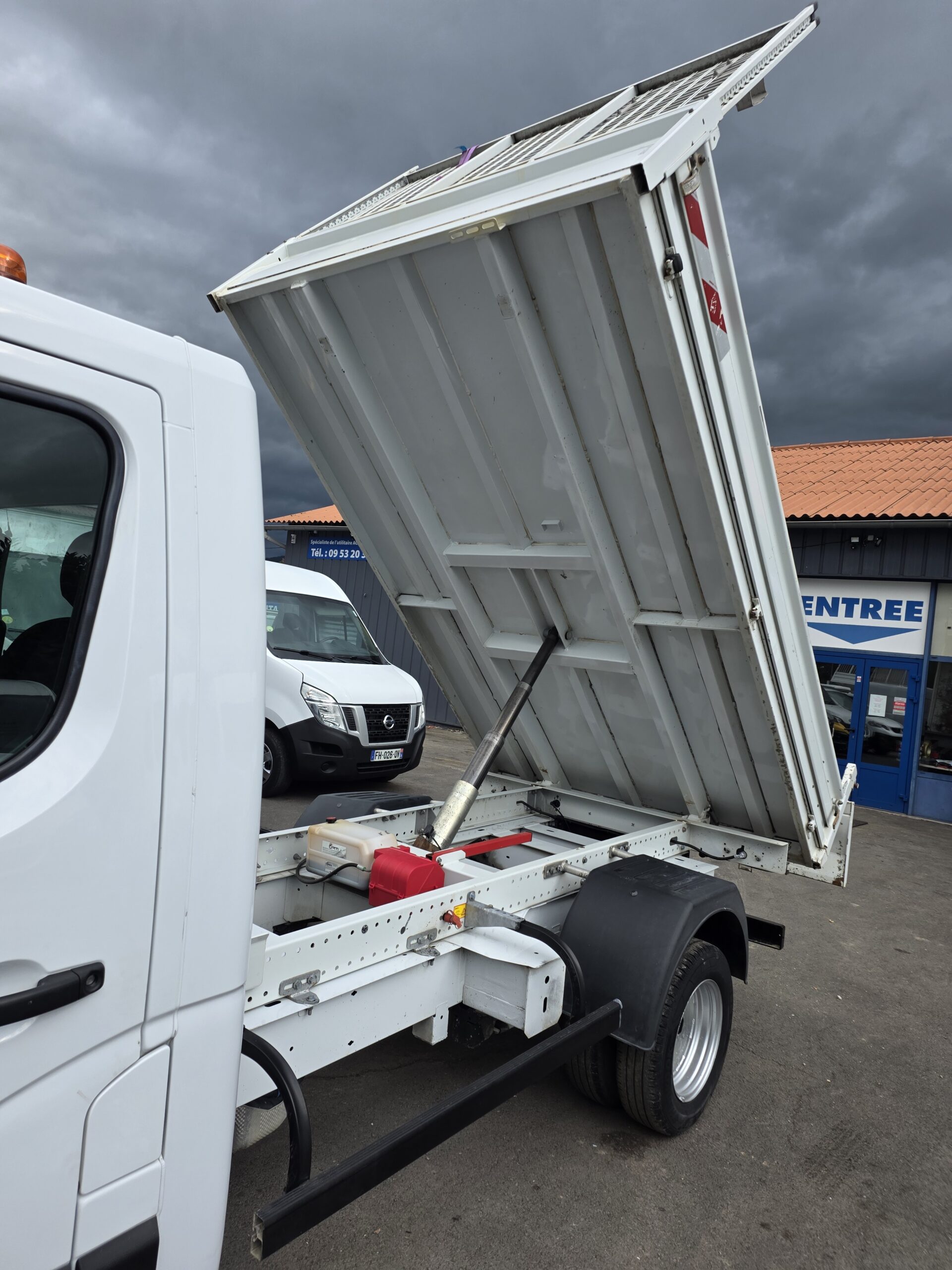 
								Renault Master 2.3 Dci 130cv plein									