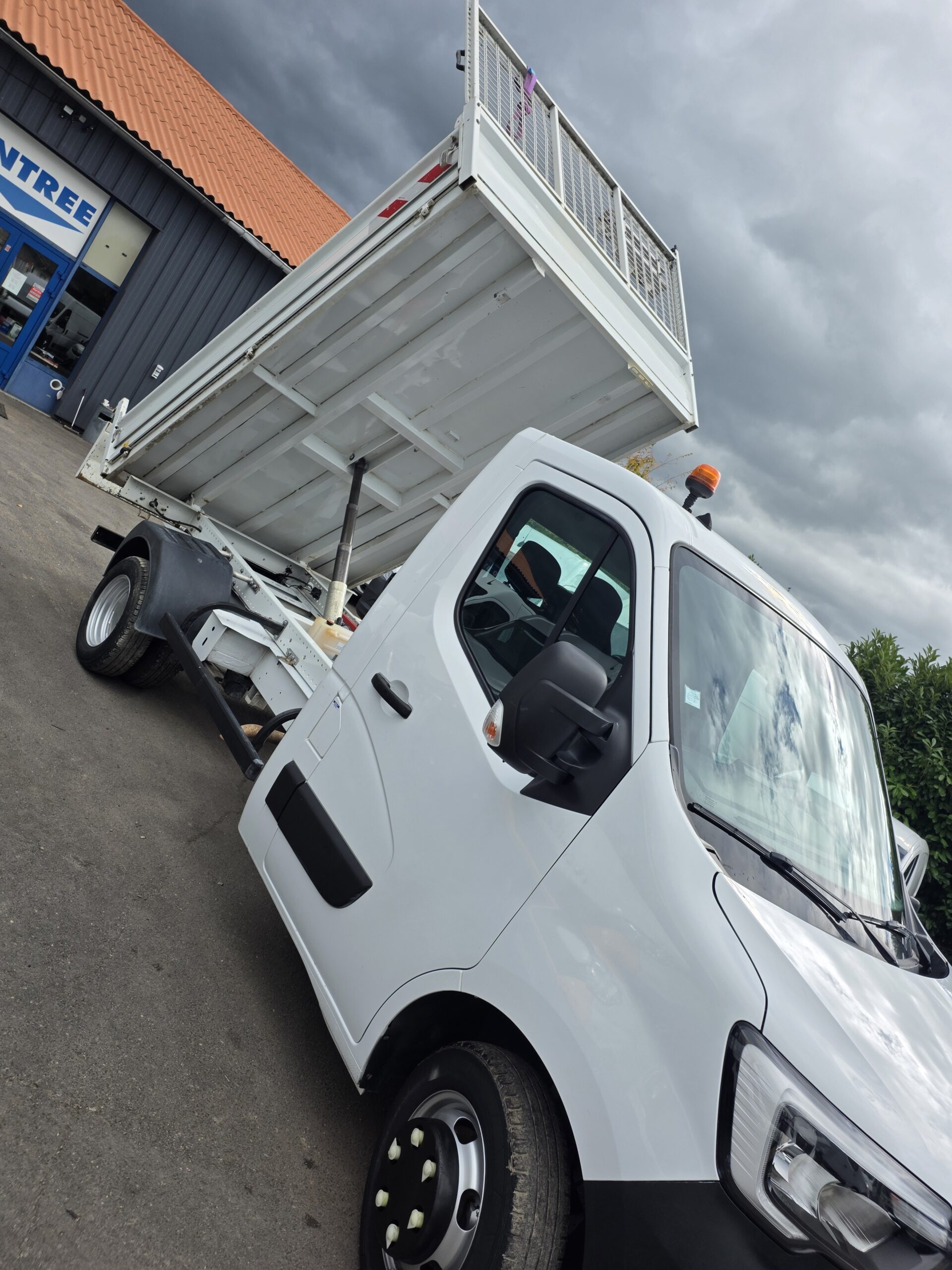 
								Renault Master 2.3 Dci 130cv plein									