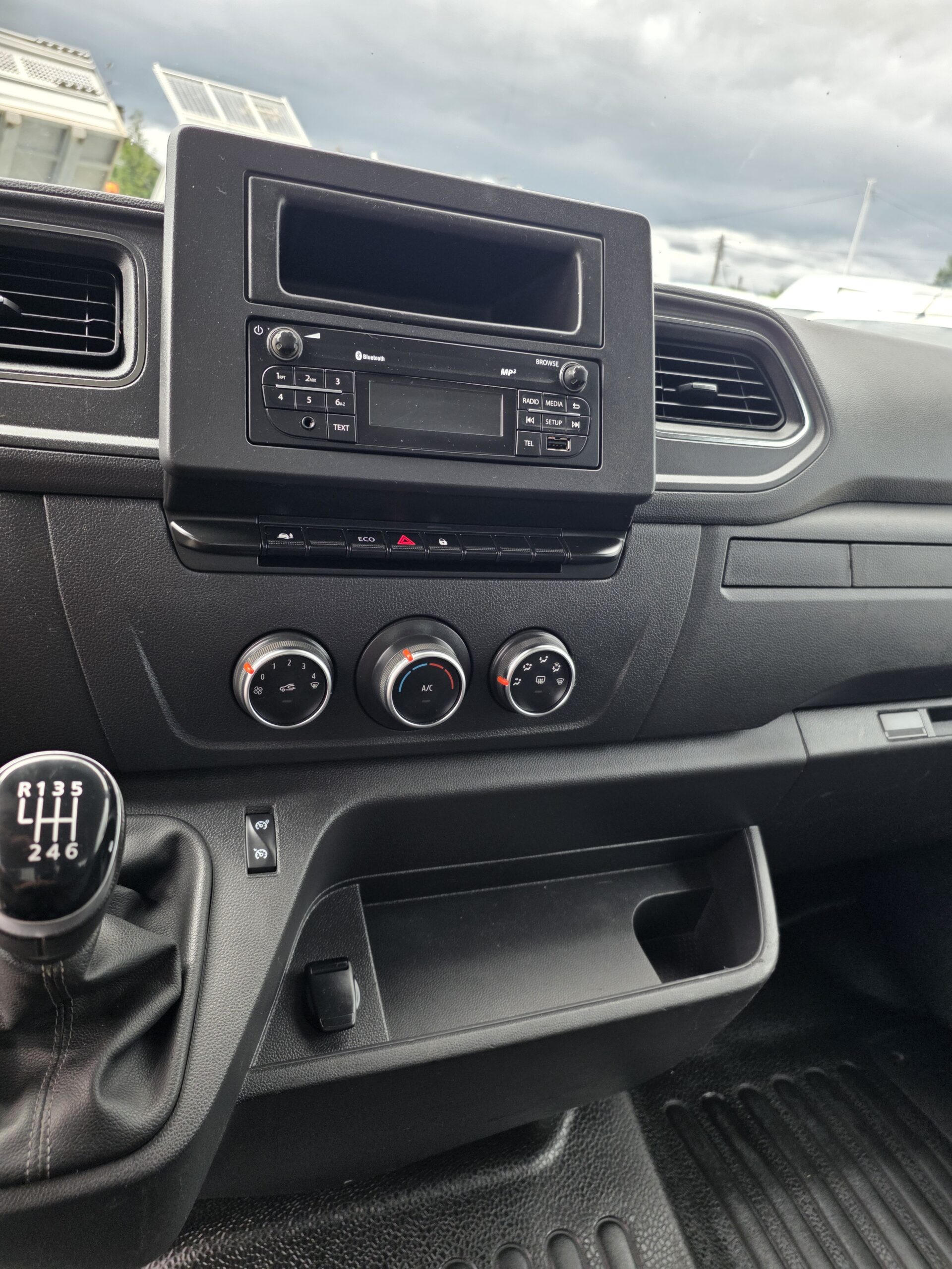 
								Renault Master 2.3 Dci 130cv plein									