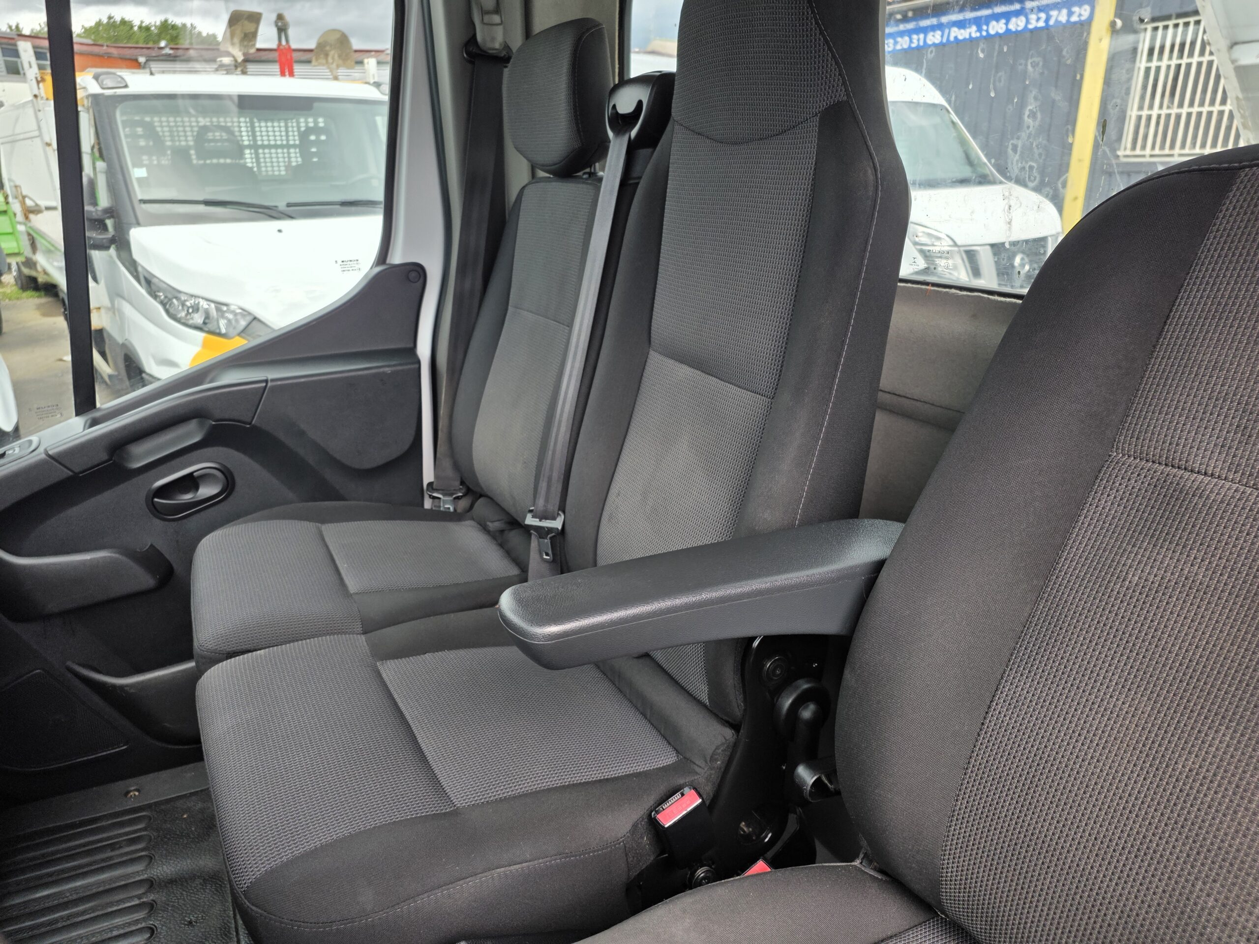 
								Renault Master 2.3 Dci 130cv plein									