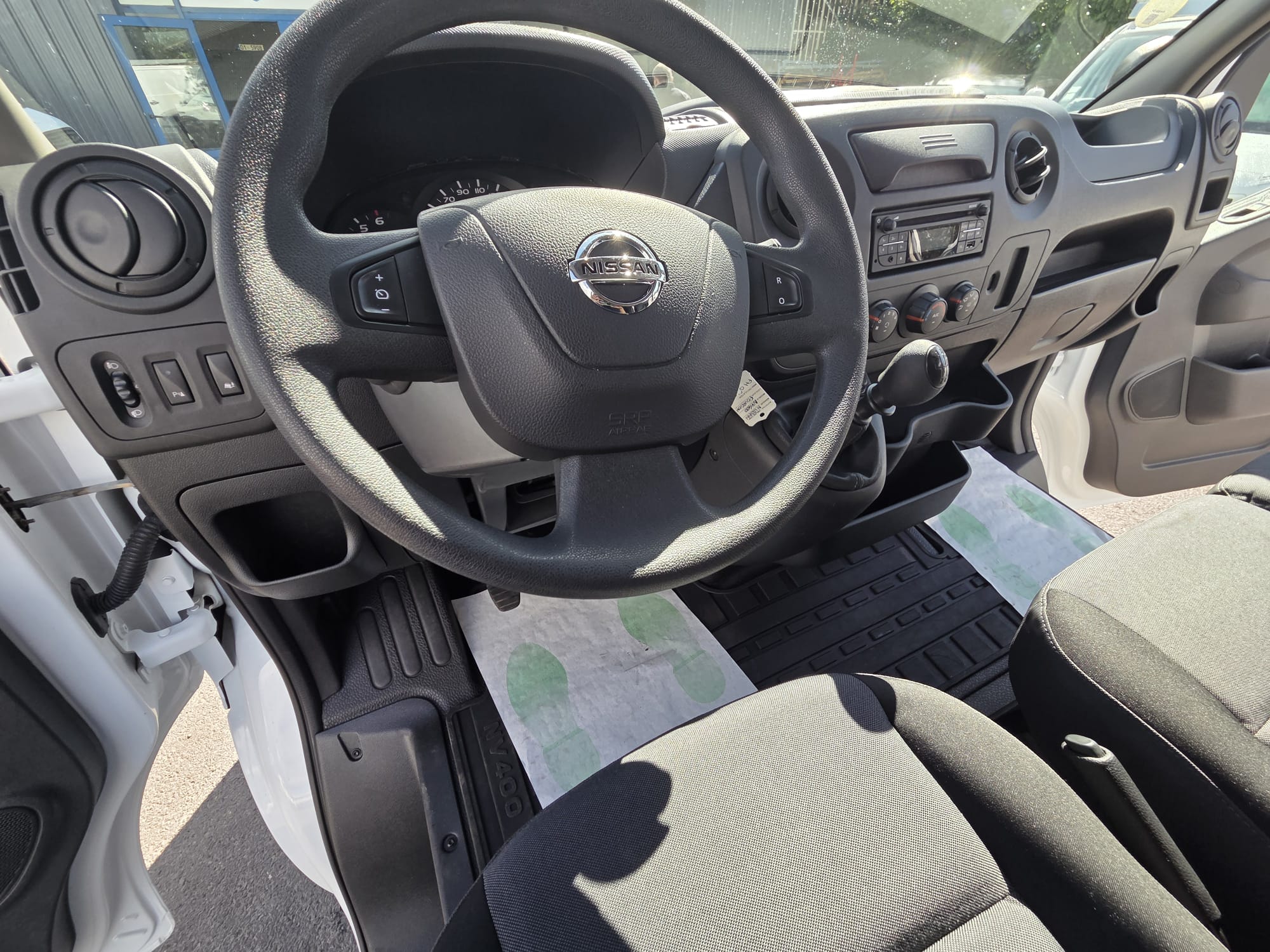 
								Nissan NV400 OPTIMA plein									