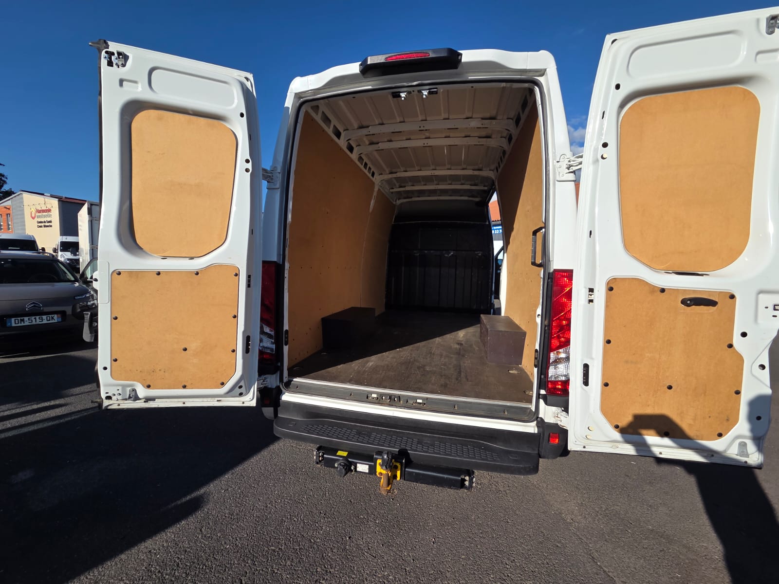 
								IVECO 35S14 2,3L plein									