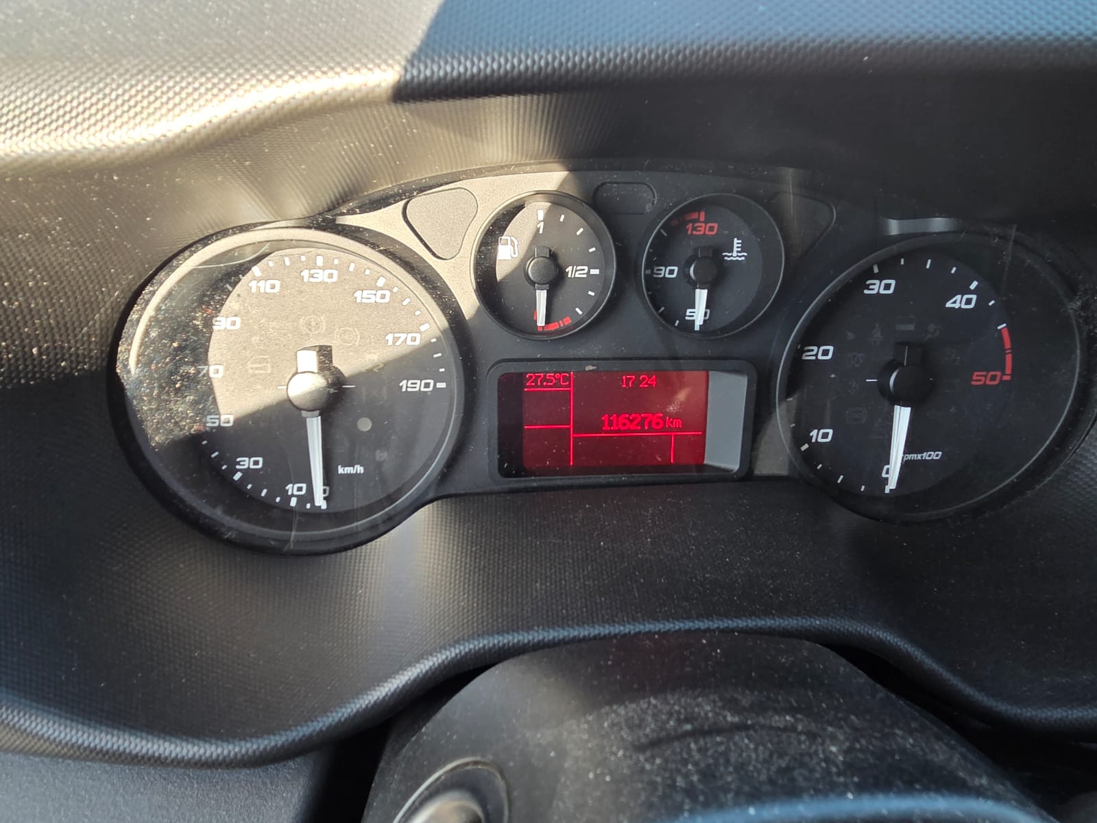 
								IVECO 35S14 2,3L plein									