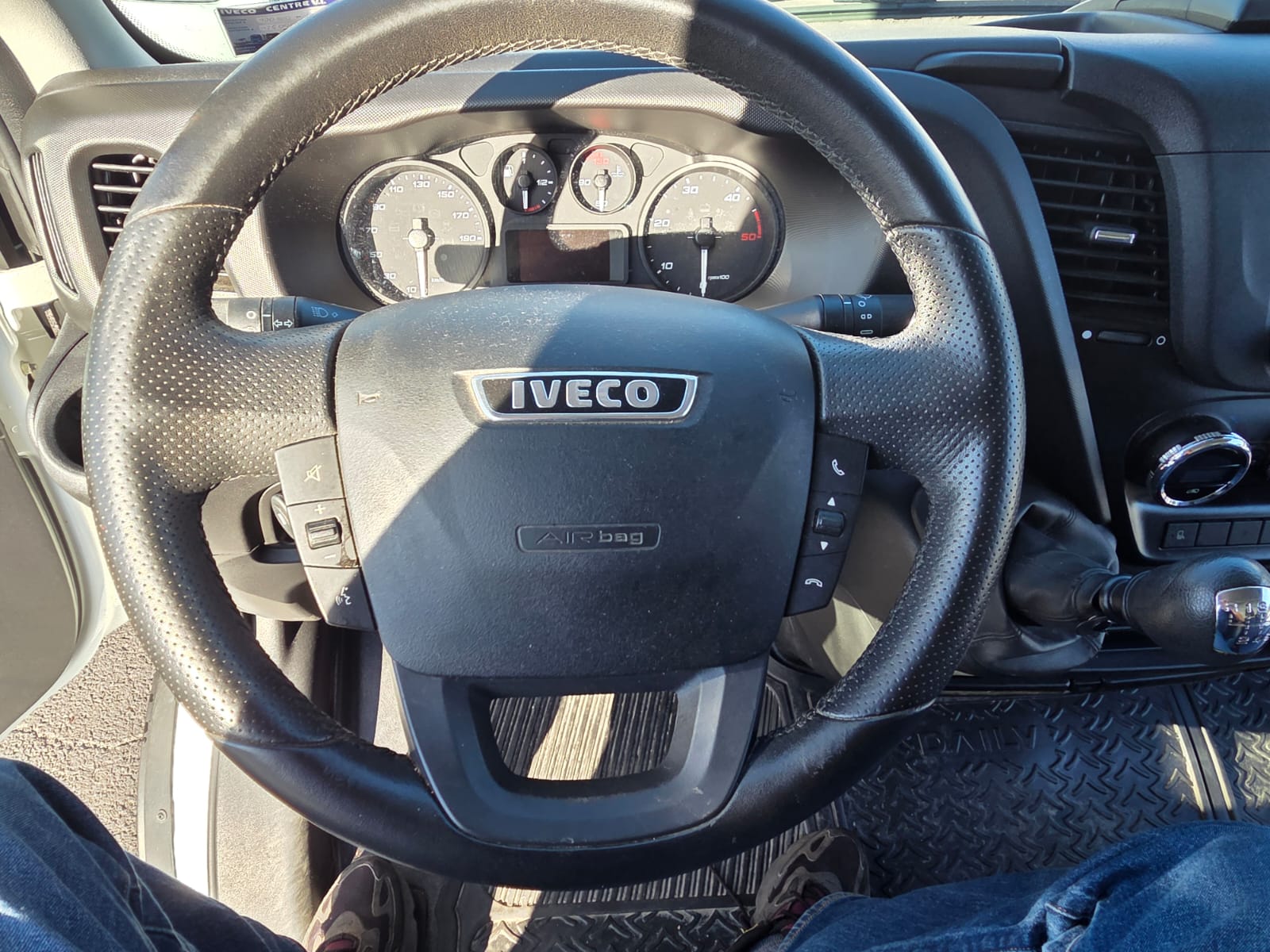 
								IVECO 35S14 2,3L plein									