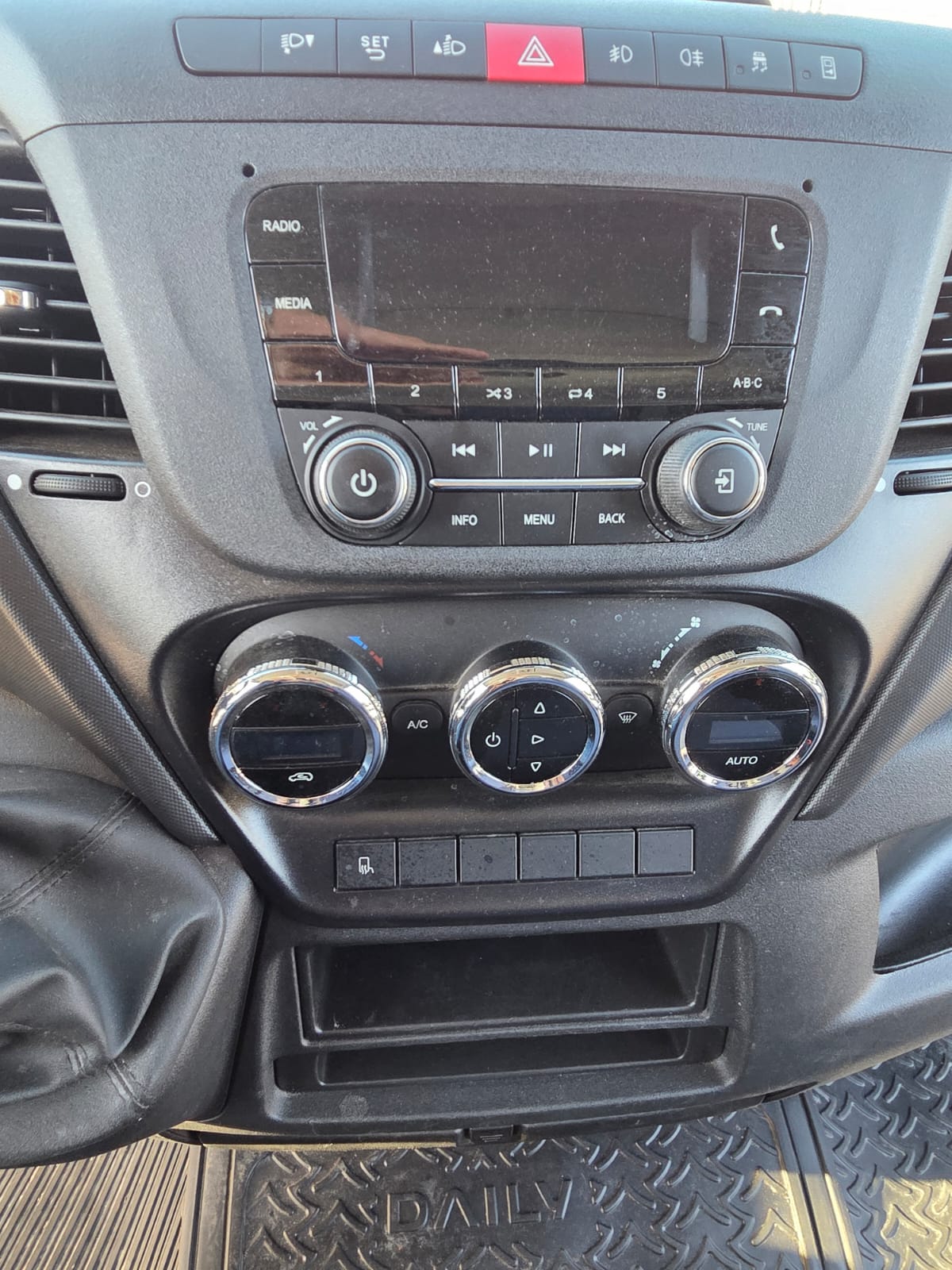 
								IVECO 35S14 2,3L plein									