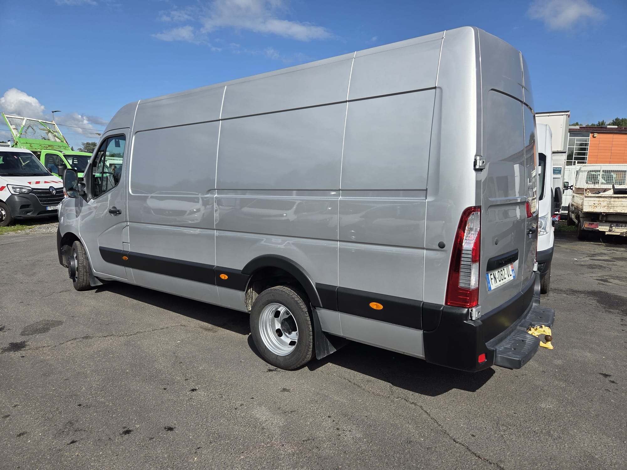 
								Renault Master L3H2 plein									