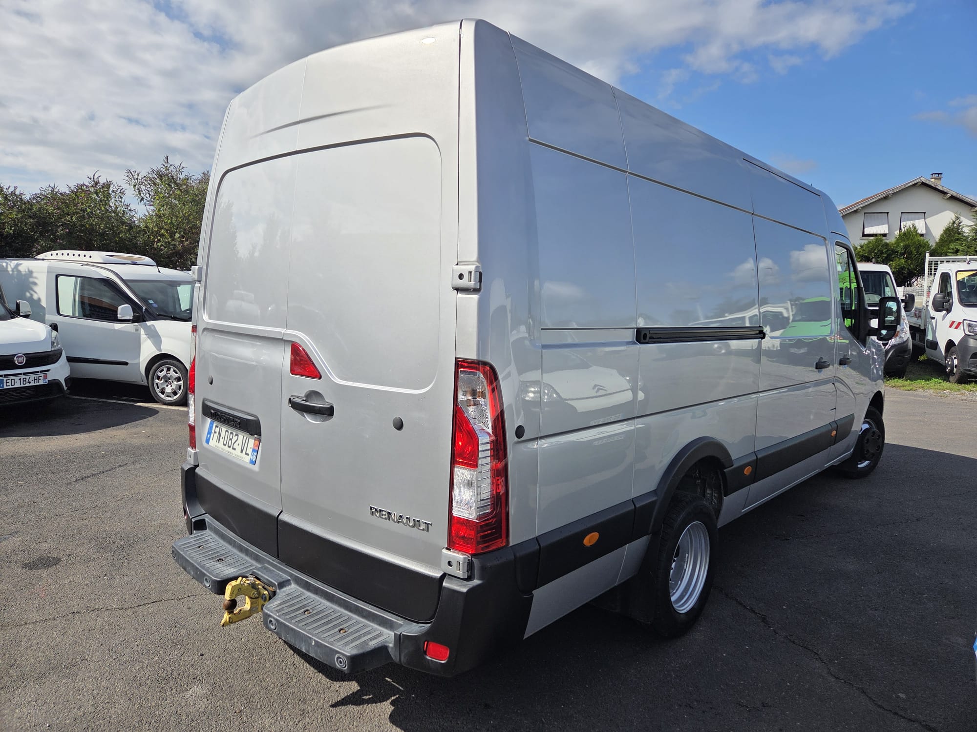 
								Renault Master L3H2 plein									