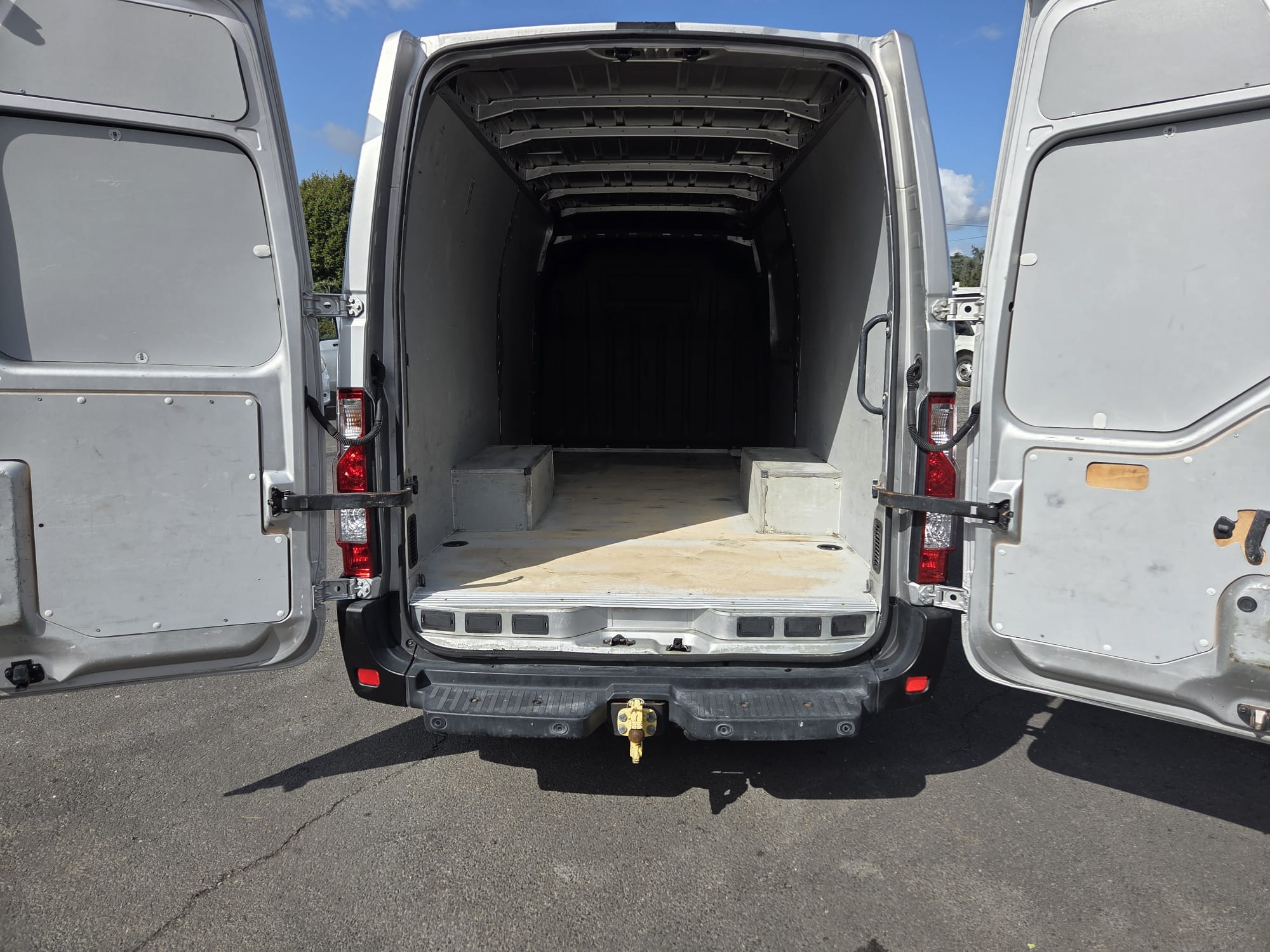 
								Renault Master L3H2 plein									