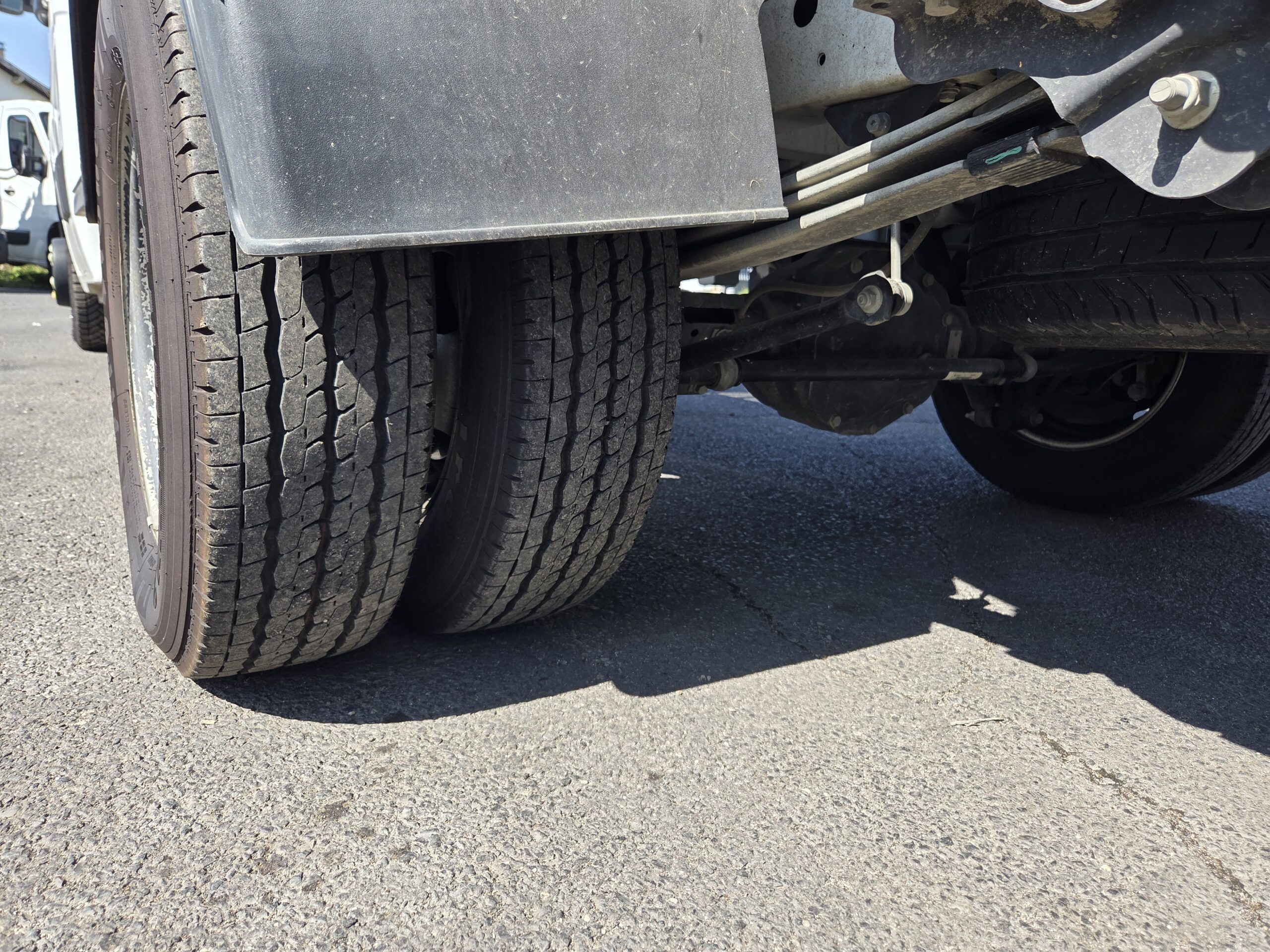 
								RENAULT MASTER BENNE 2.3L 130CV plein									