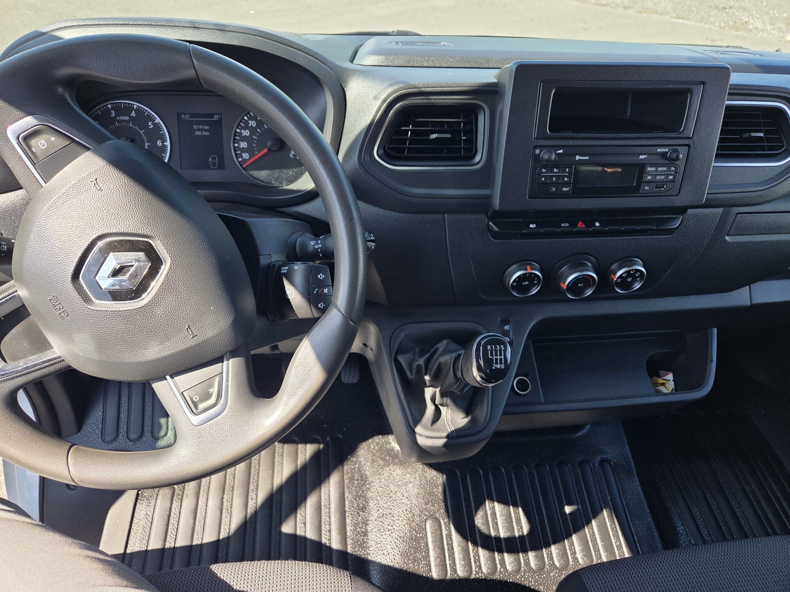 
								RENAULT MASTER BENNE 2.3L 130CV plein									