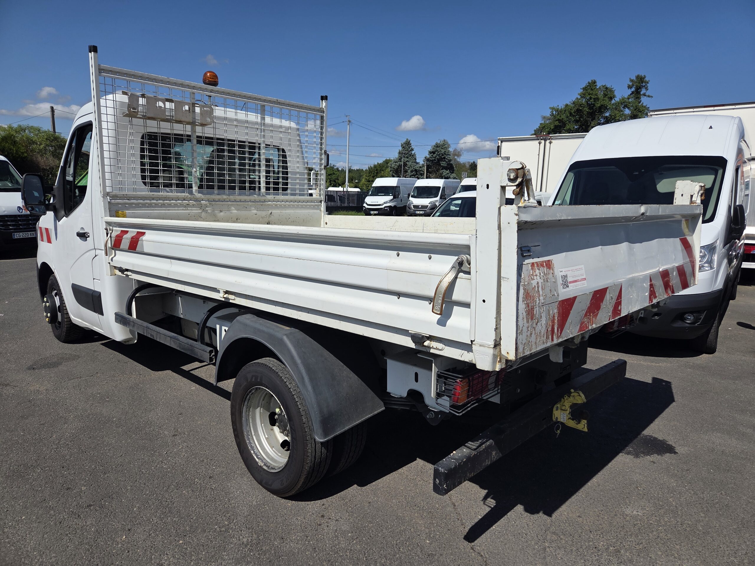 
								RENAULT MASTER BENNE 2.3L 130CV plein									