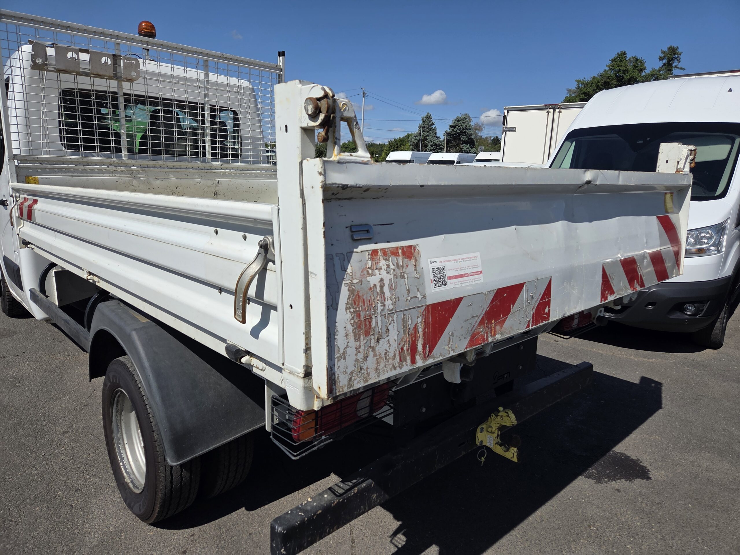 
								RENAULT MASTER BENNE 2.3L 130CV plein									