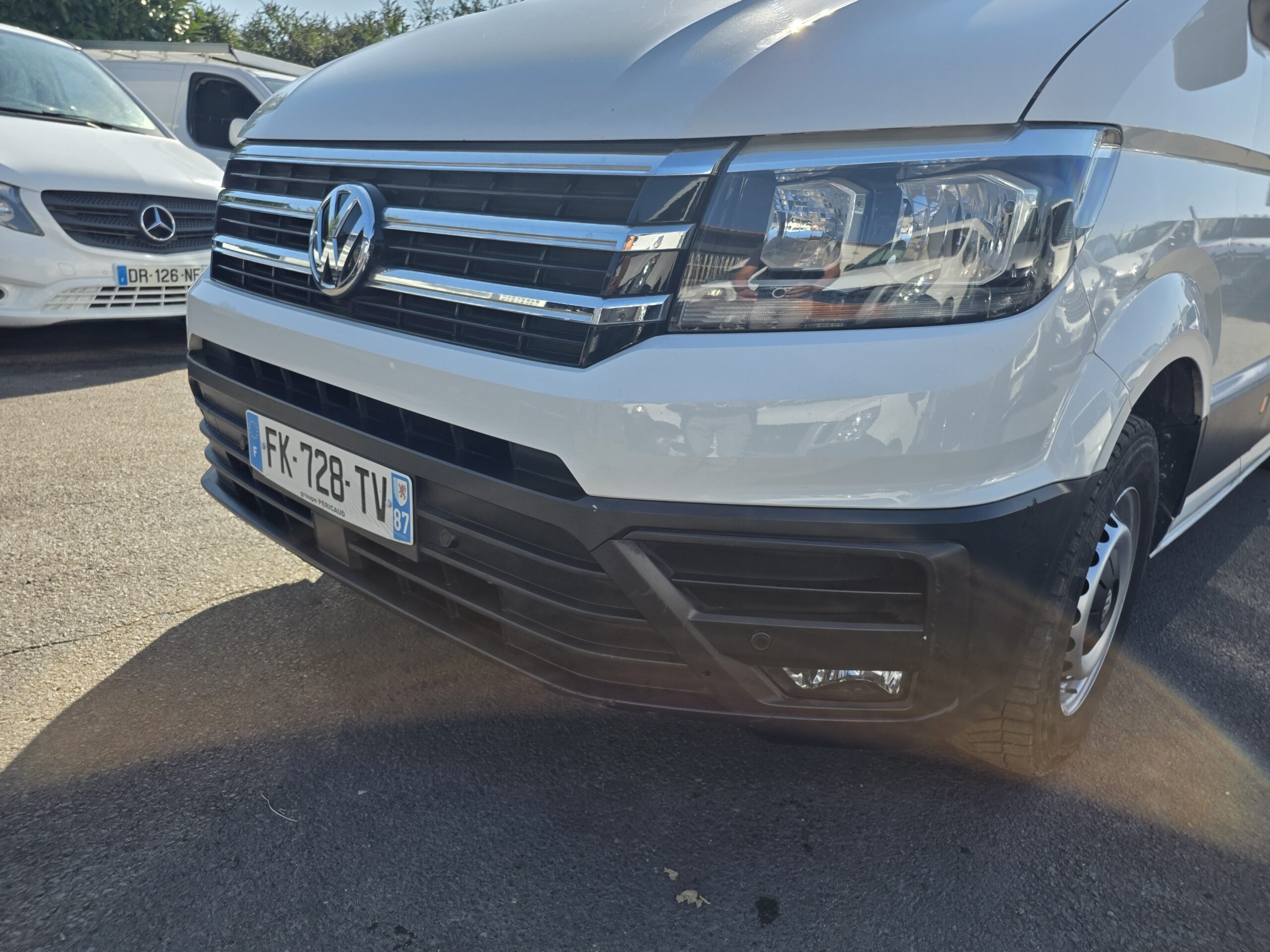 
								Volkswagen CRAFTER FOURGON VOLKSWAGEN CRAFTER 2L 177CV 35 Fourgon Business Line L3H3 plein									