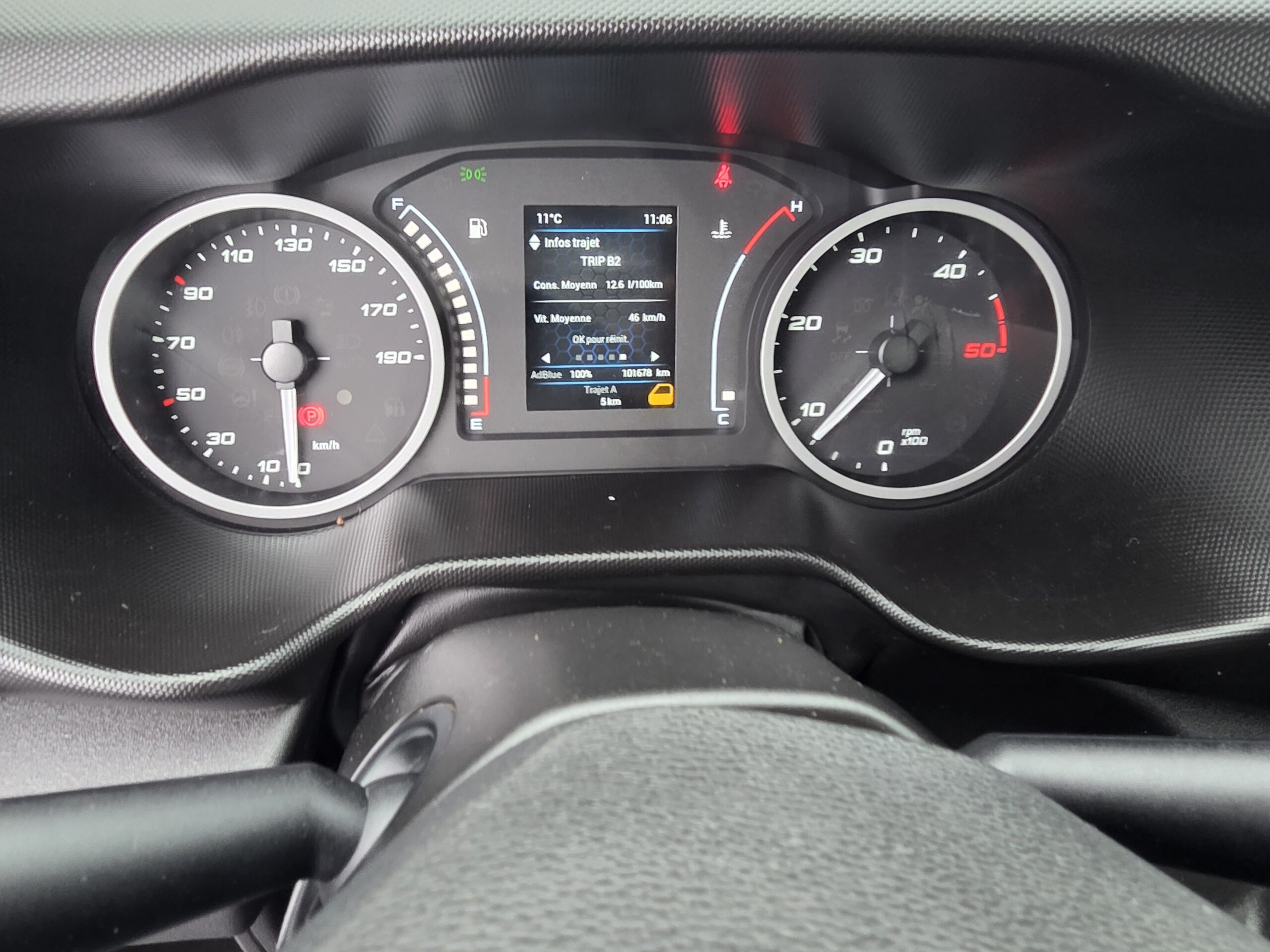 
								IVECO BENNE 35C14 101800Kms 06/2020 plein									