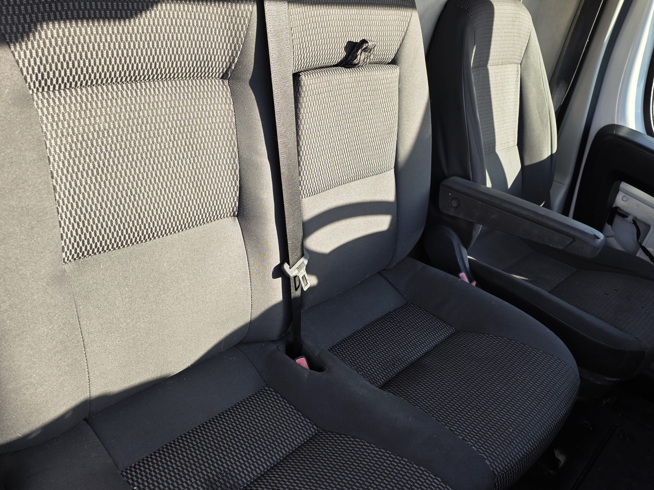 
								PEUGEOT BOXER 2.2 HDI 130CV L2H2 plein									