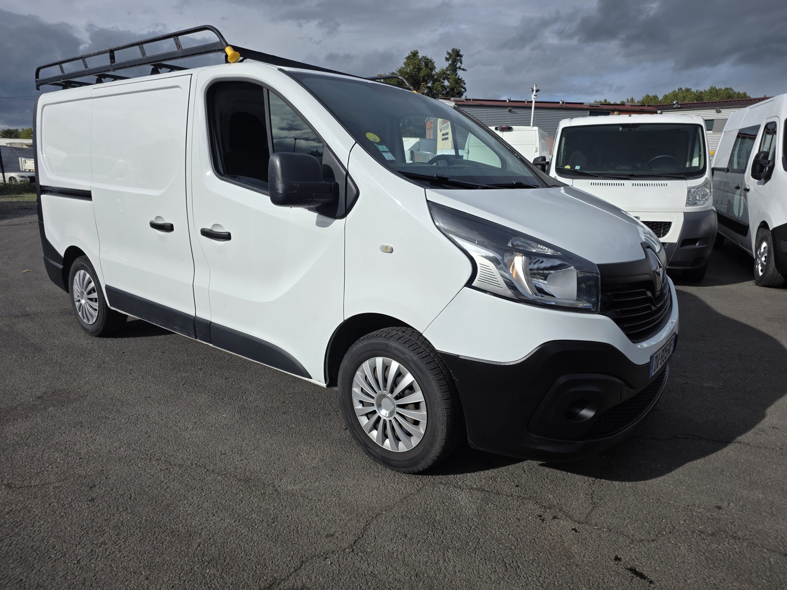 
								RENAULT TRAFIC 1.6 DCI 115CV L1H1 avec  GALERIE plein									