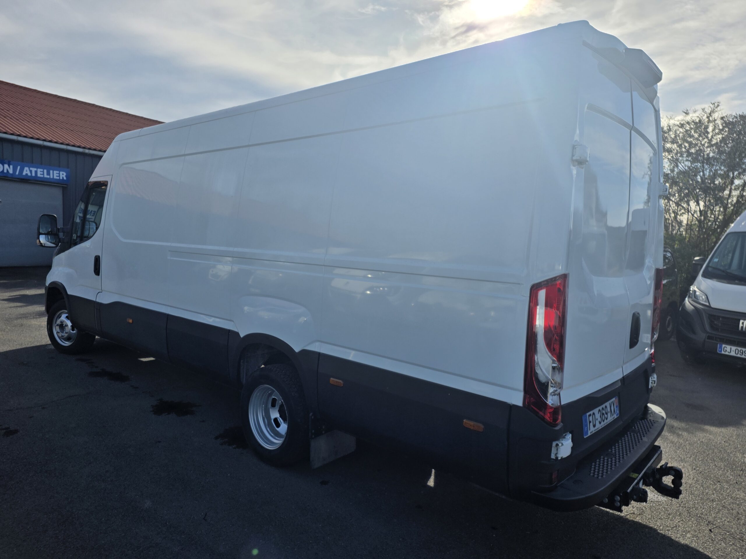 
								IVECO DAILY 35S16 FOURGON V12 boite AUTOMATIQUE plein									