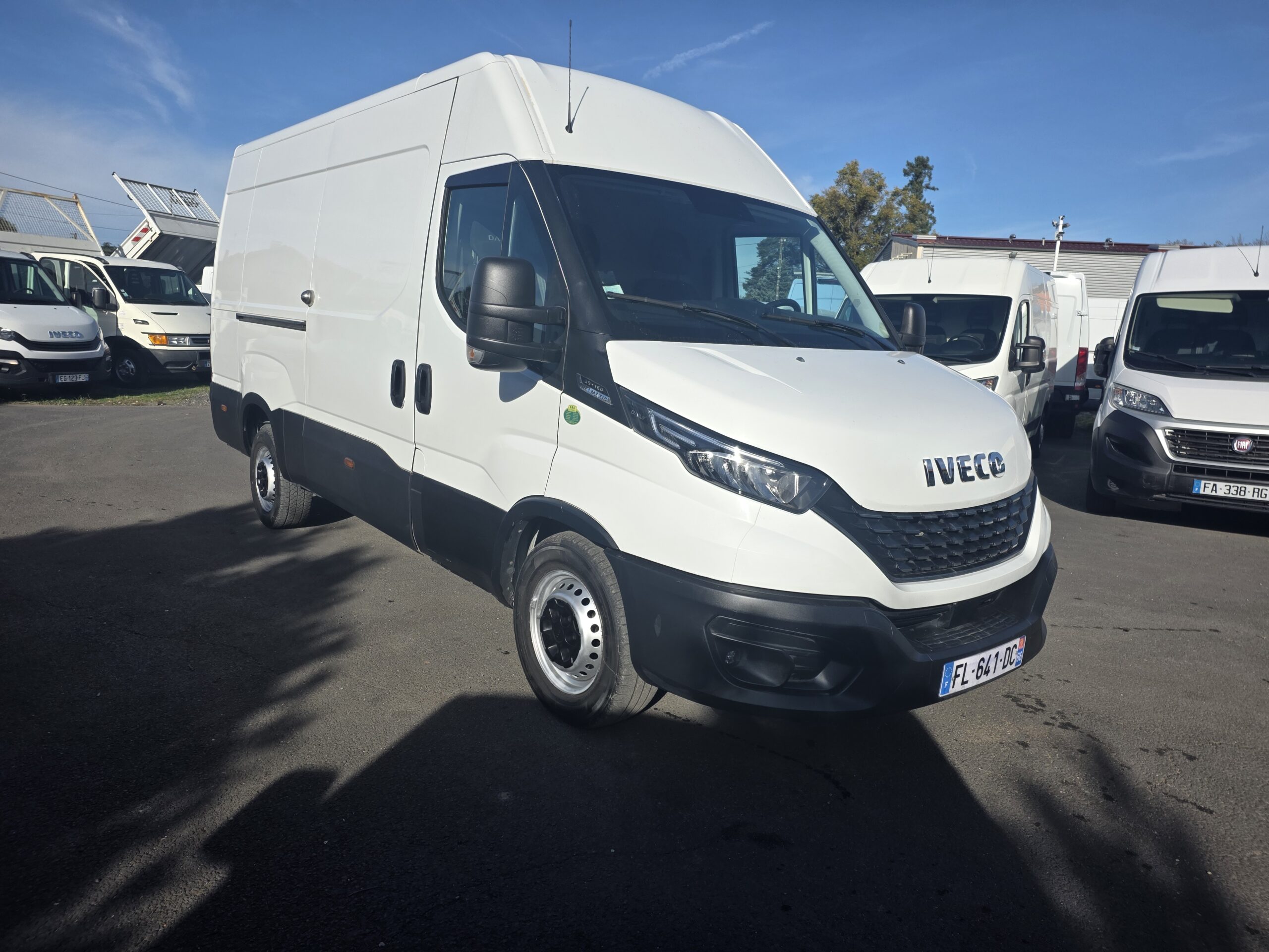 
								IVECO DAILY 35S16 FOURGON V12 boite AUTOMATIQUE plein									