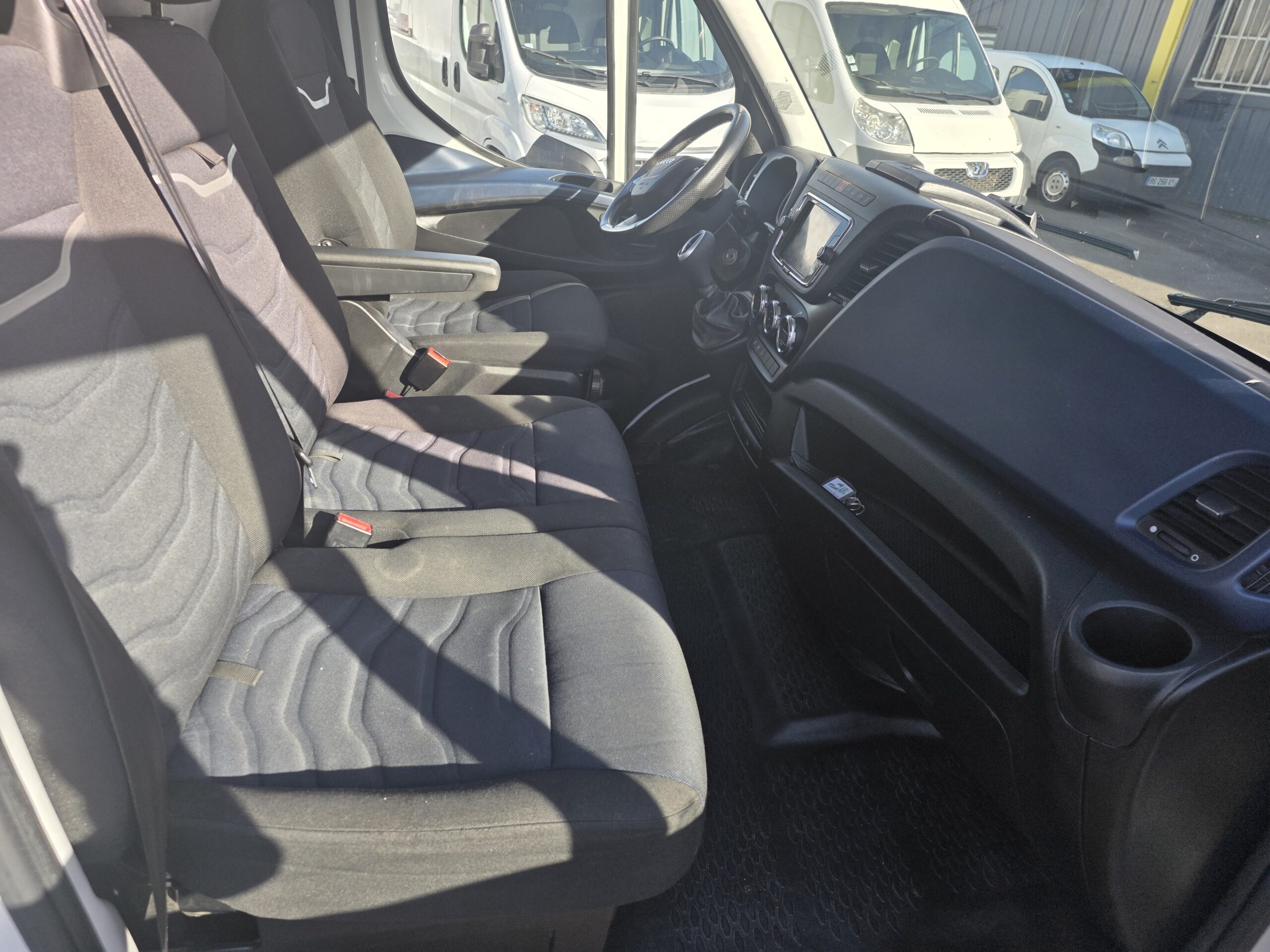 
								IVECO DAILY 35S16 FOURGON V12 boite AUTOMATIQUE plein									