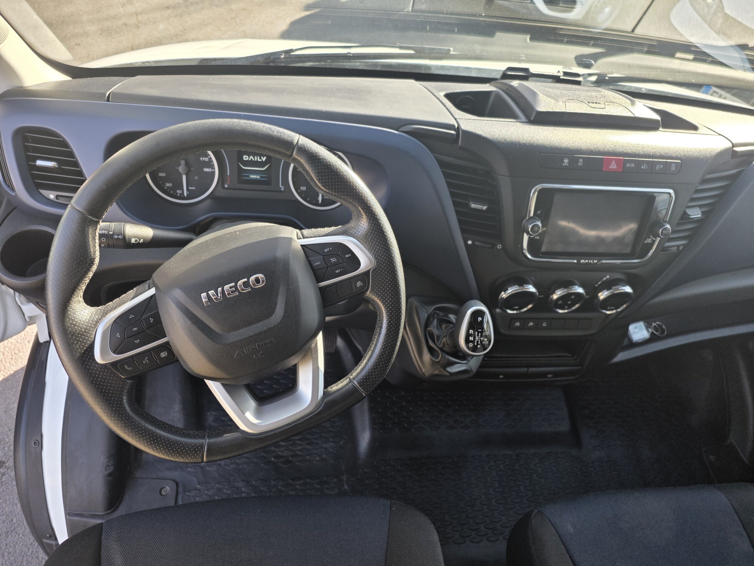 
								IVECO DAILY 35S16 FOURGON V12 boite AUTOMATIQUE plein									