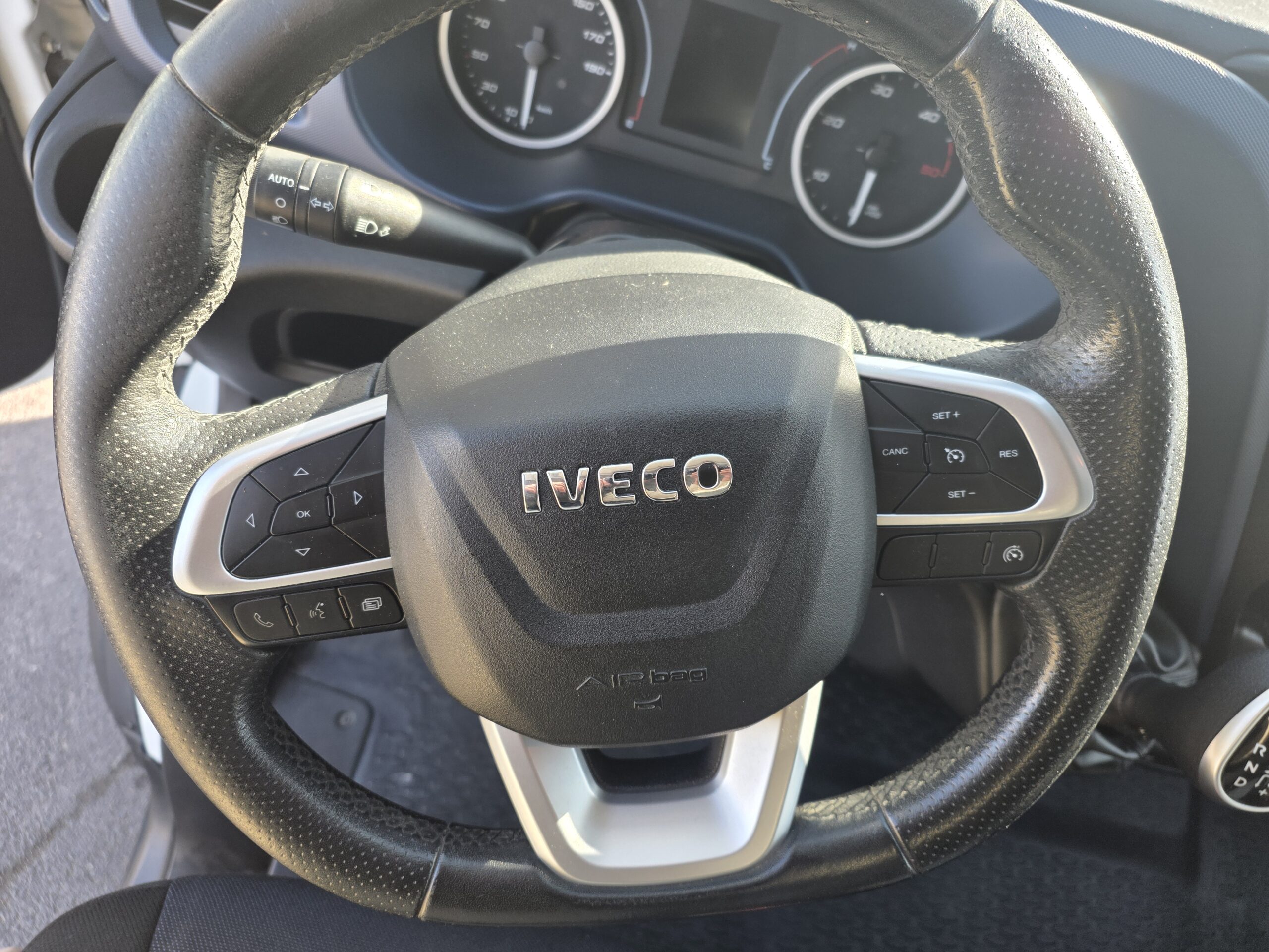 
								IVECO DAILY 35S16 FOURGON V12 boite AUTOMATIQUE plein									