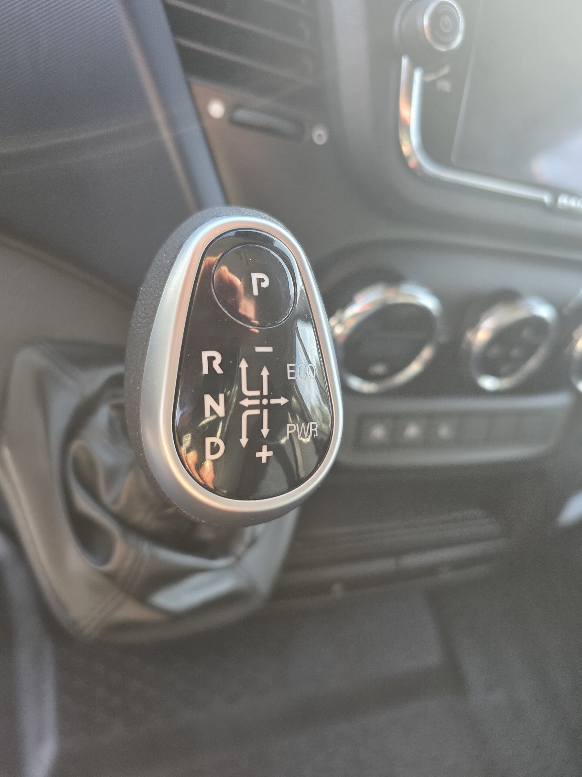 
								IVECO DAILY 35S16 FOURGON V12 boite AUTOMATIQUE plein									