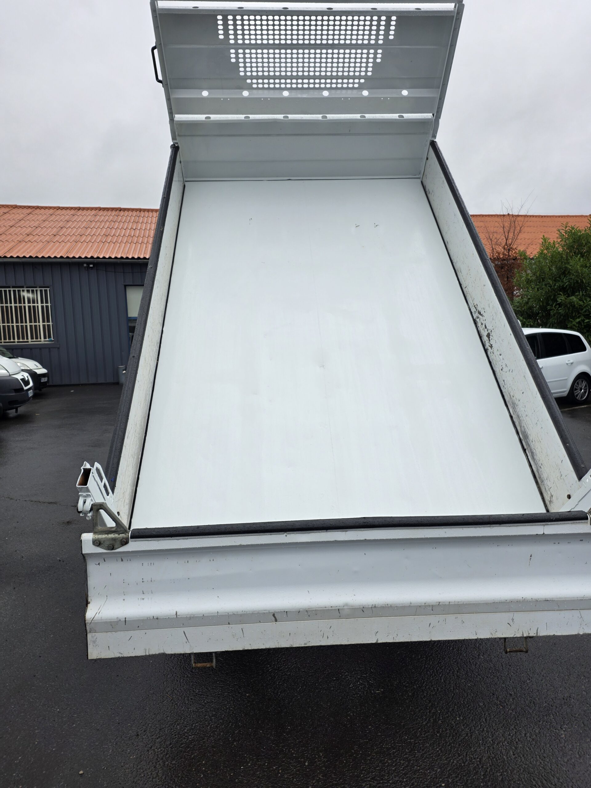 
								IVECO BENNE 35C14 101800Kms 06/2020 plein									