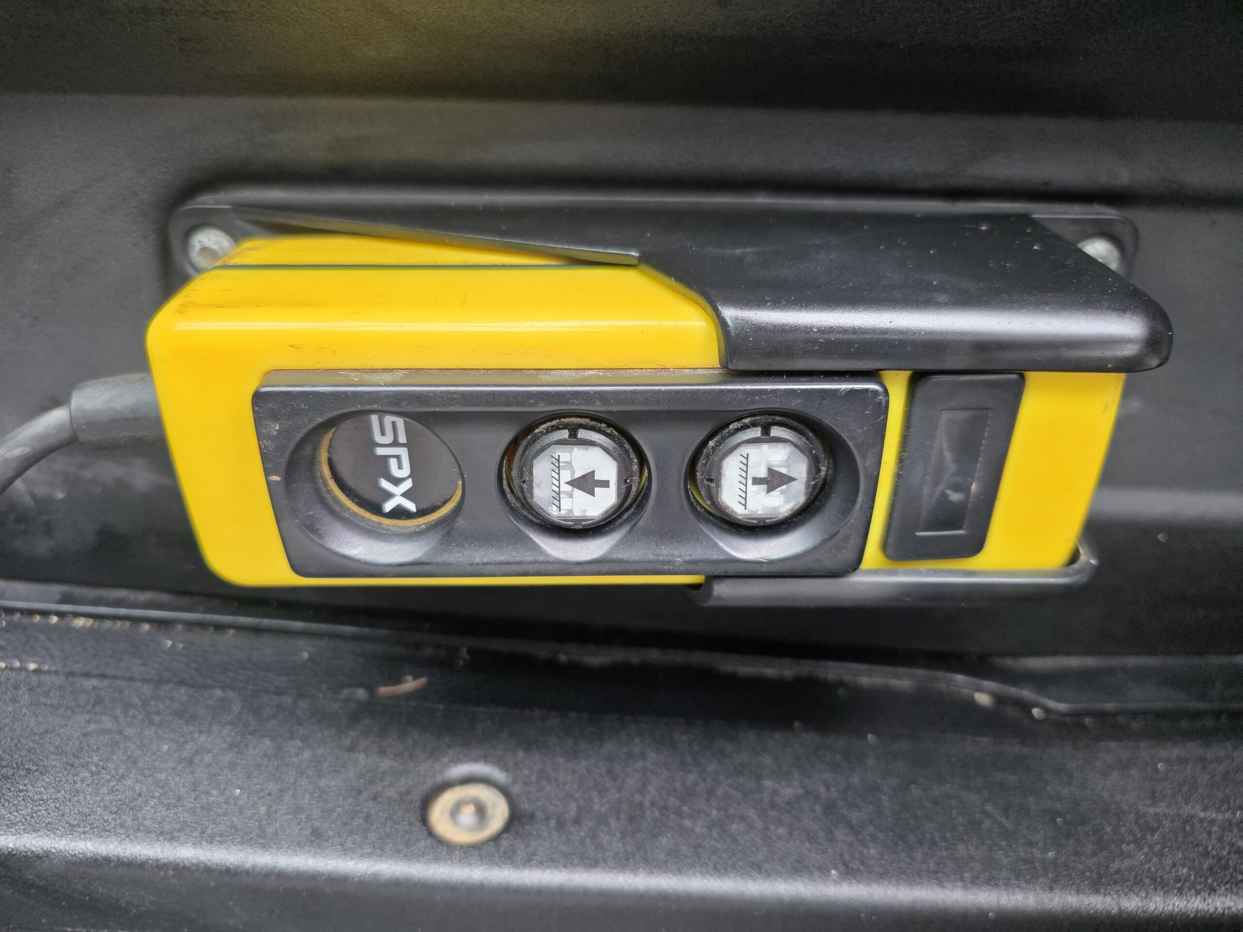 
								IVECO BENNE 35C14 101800Kms 06/2020 plein									