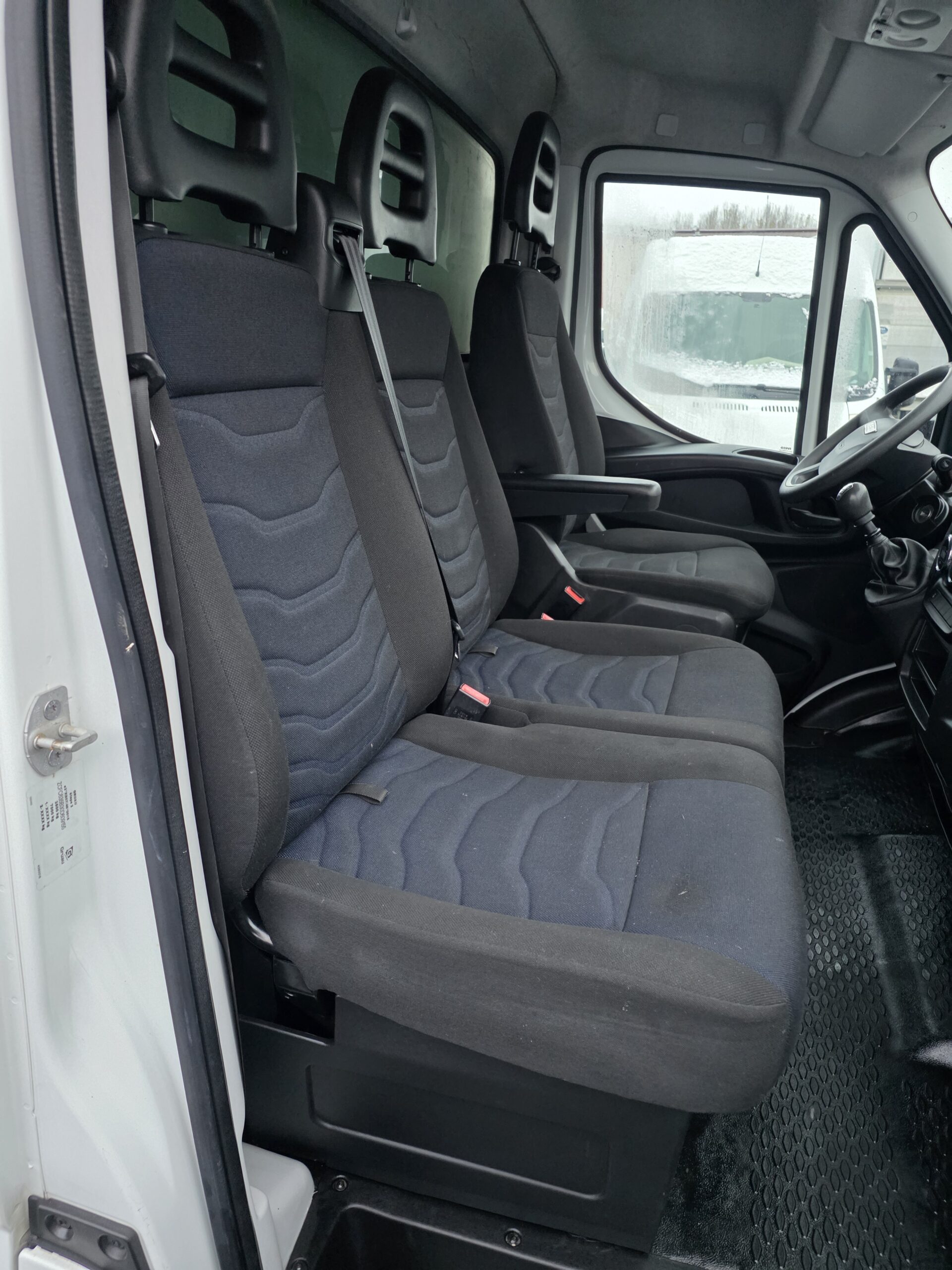 
								IVECO 35C15 3L CAISSE 20m3 150CV plein									