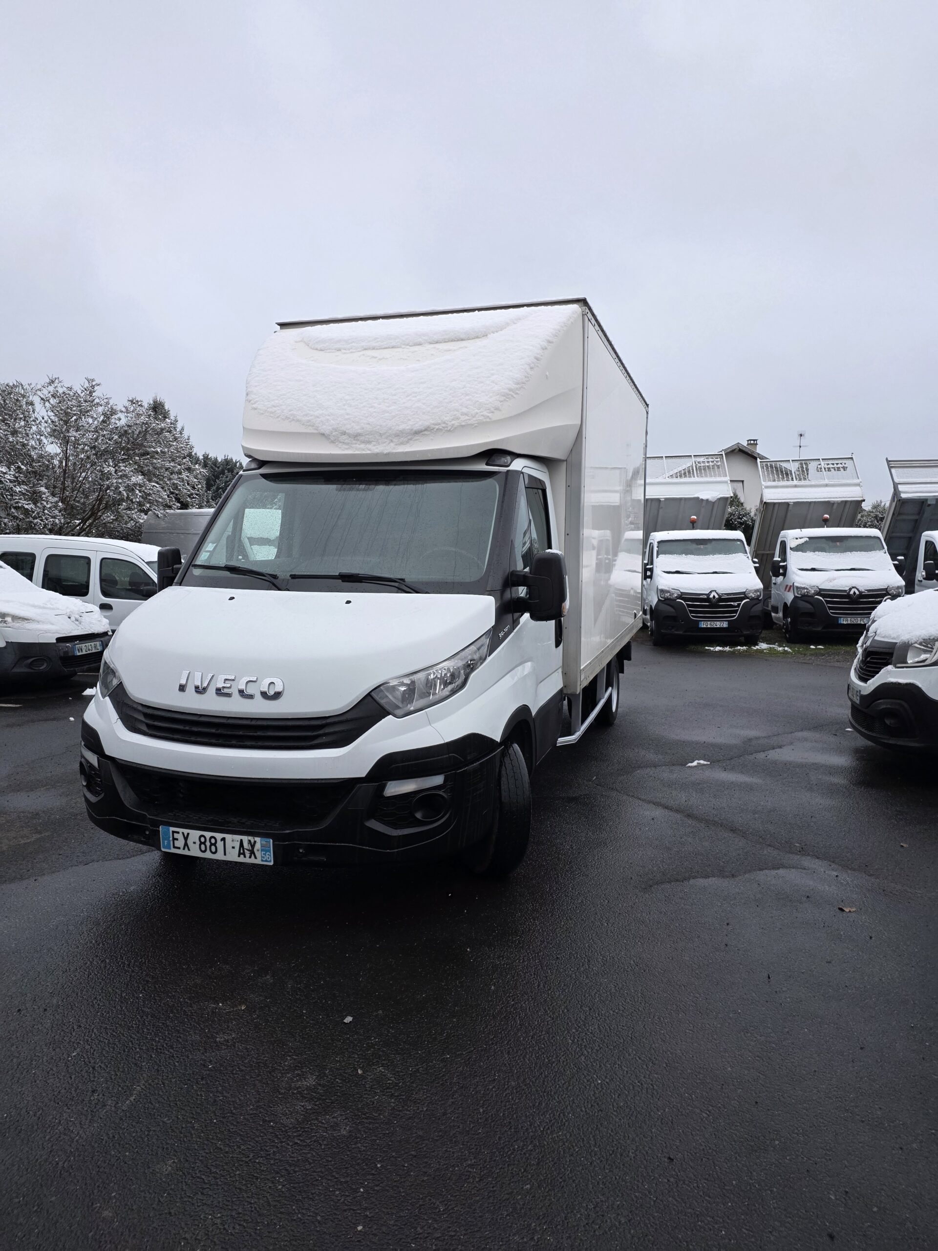 
								IVECO 35C15 3L CAISSE 20m3 150CV plein									