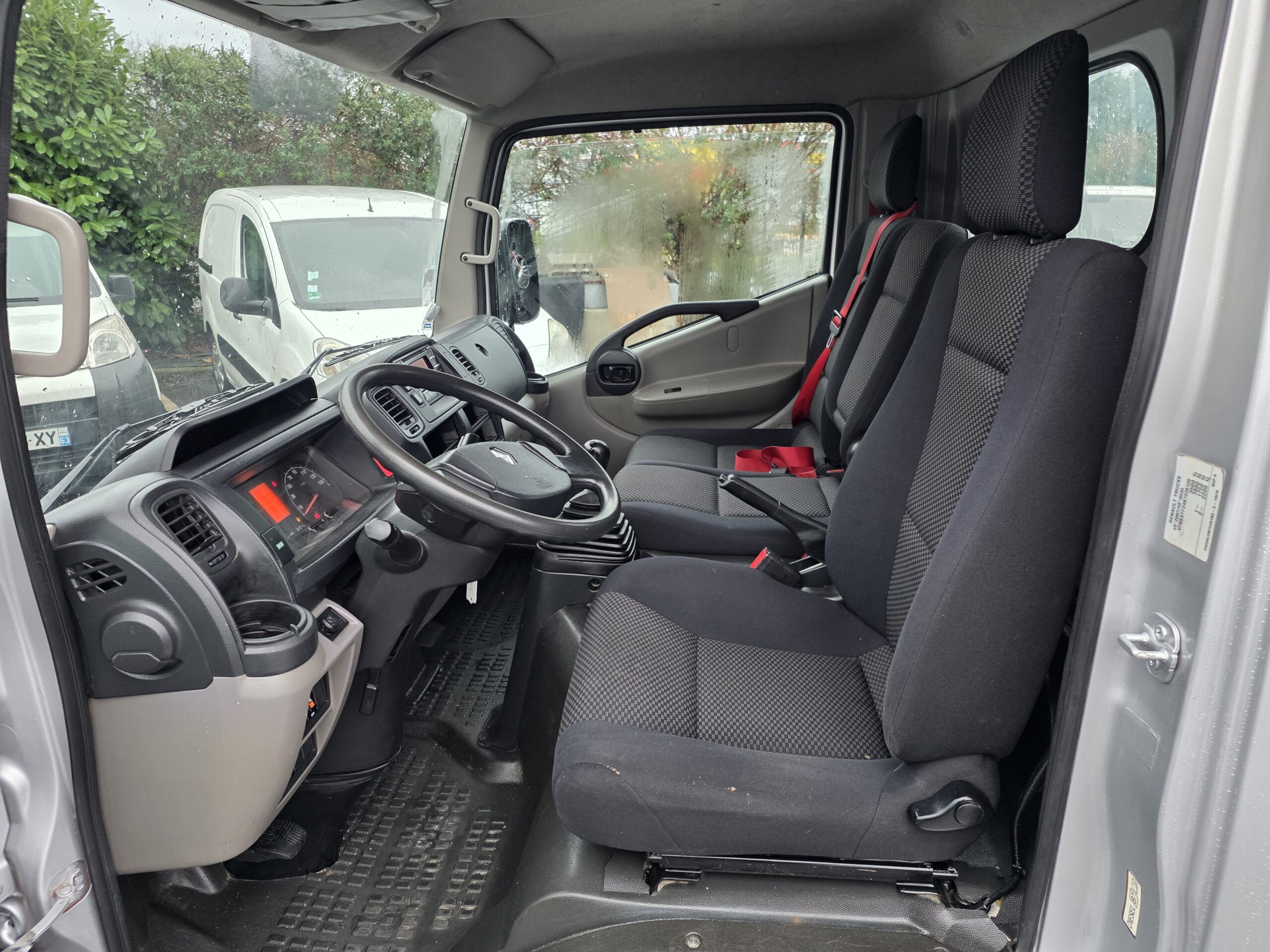 
								NISSAN MAXITY 3L 130CV 2021 130000KMS plein									