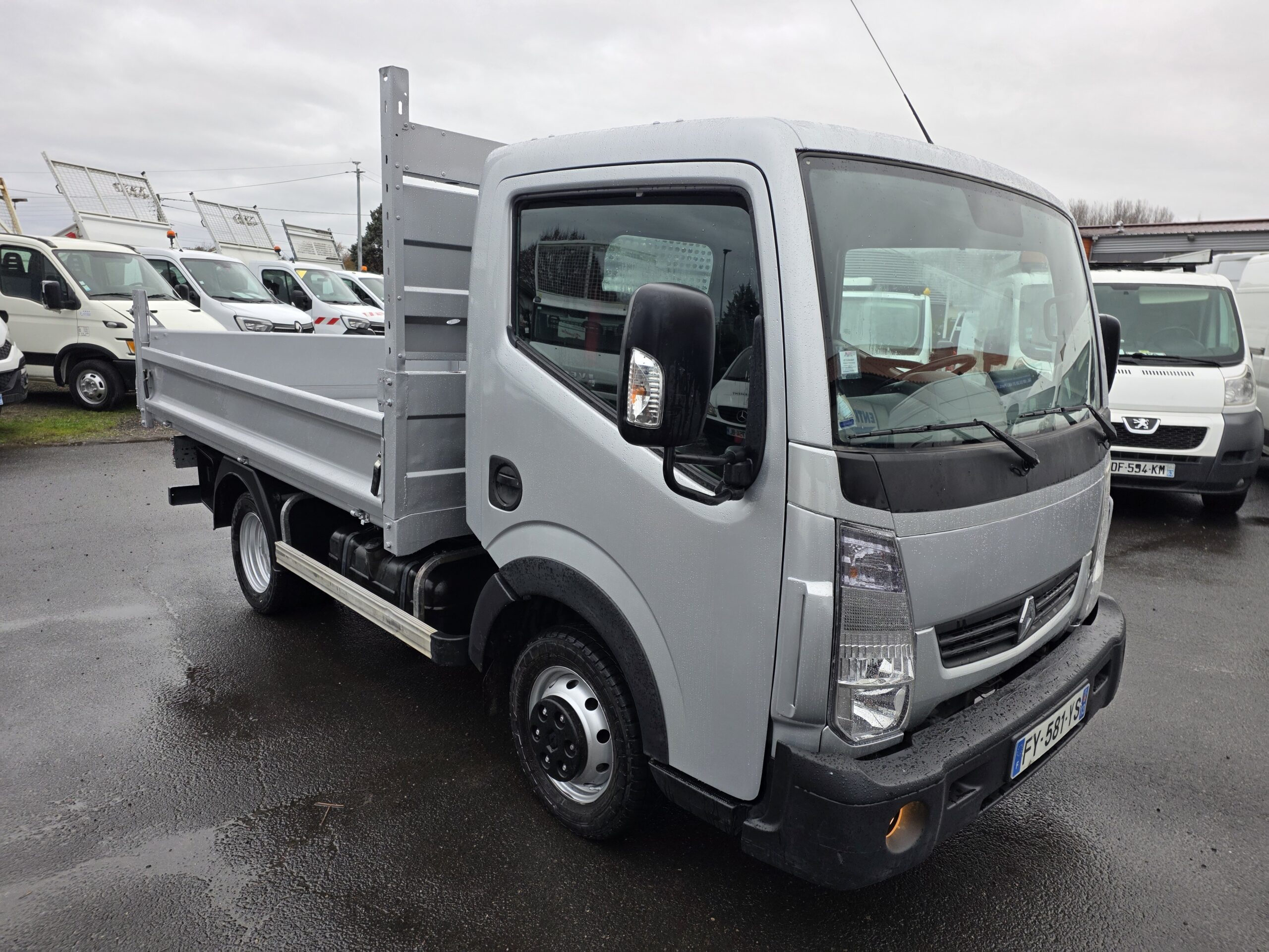 
								NISSAN MAXITY 3L 130CV 2021 130000KMS plein									