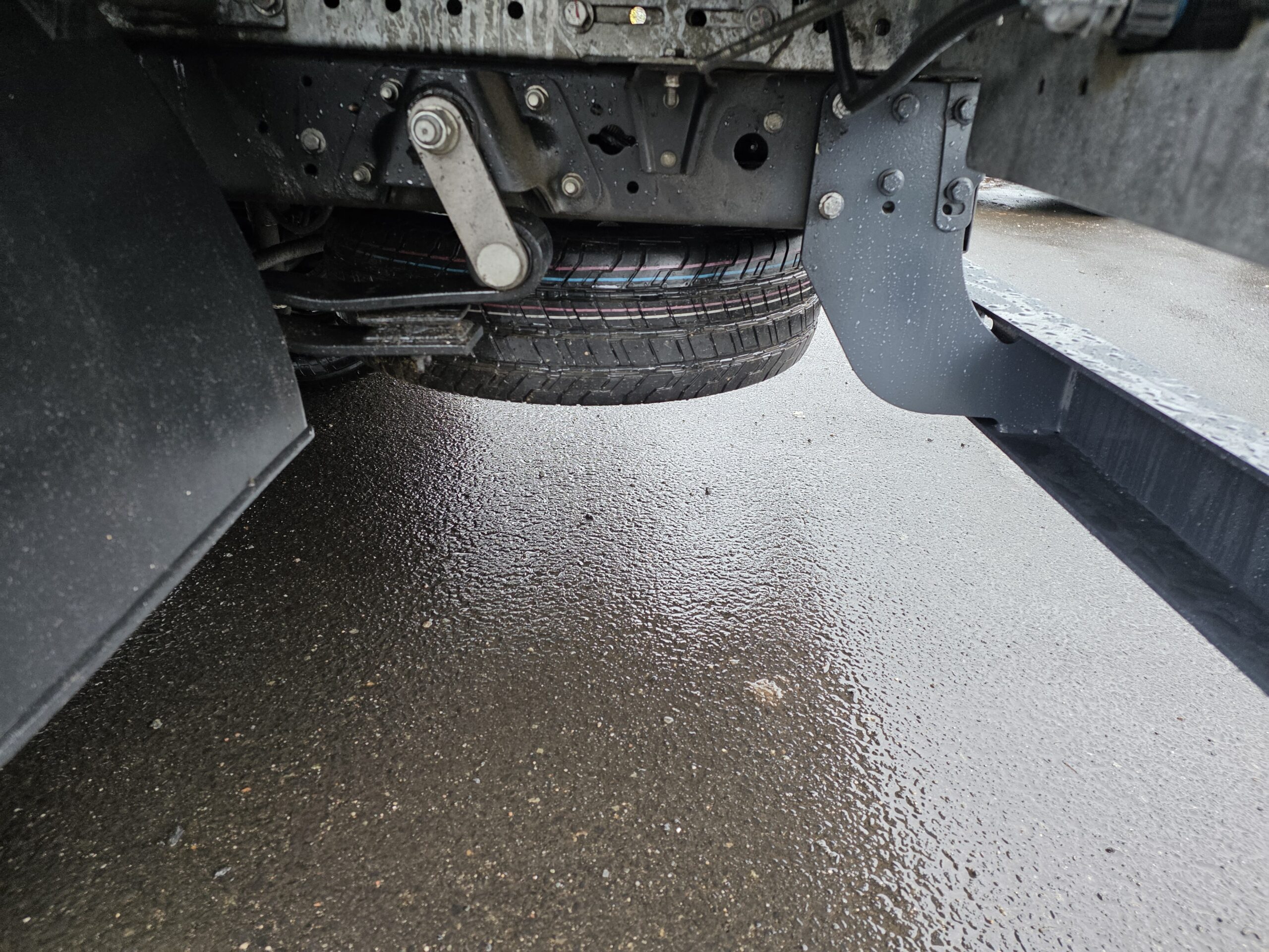 
								IVECO BENNE 35C14 101800Kms 06/2020 plein									