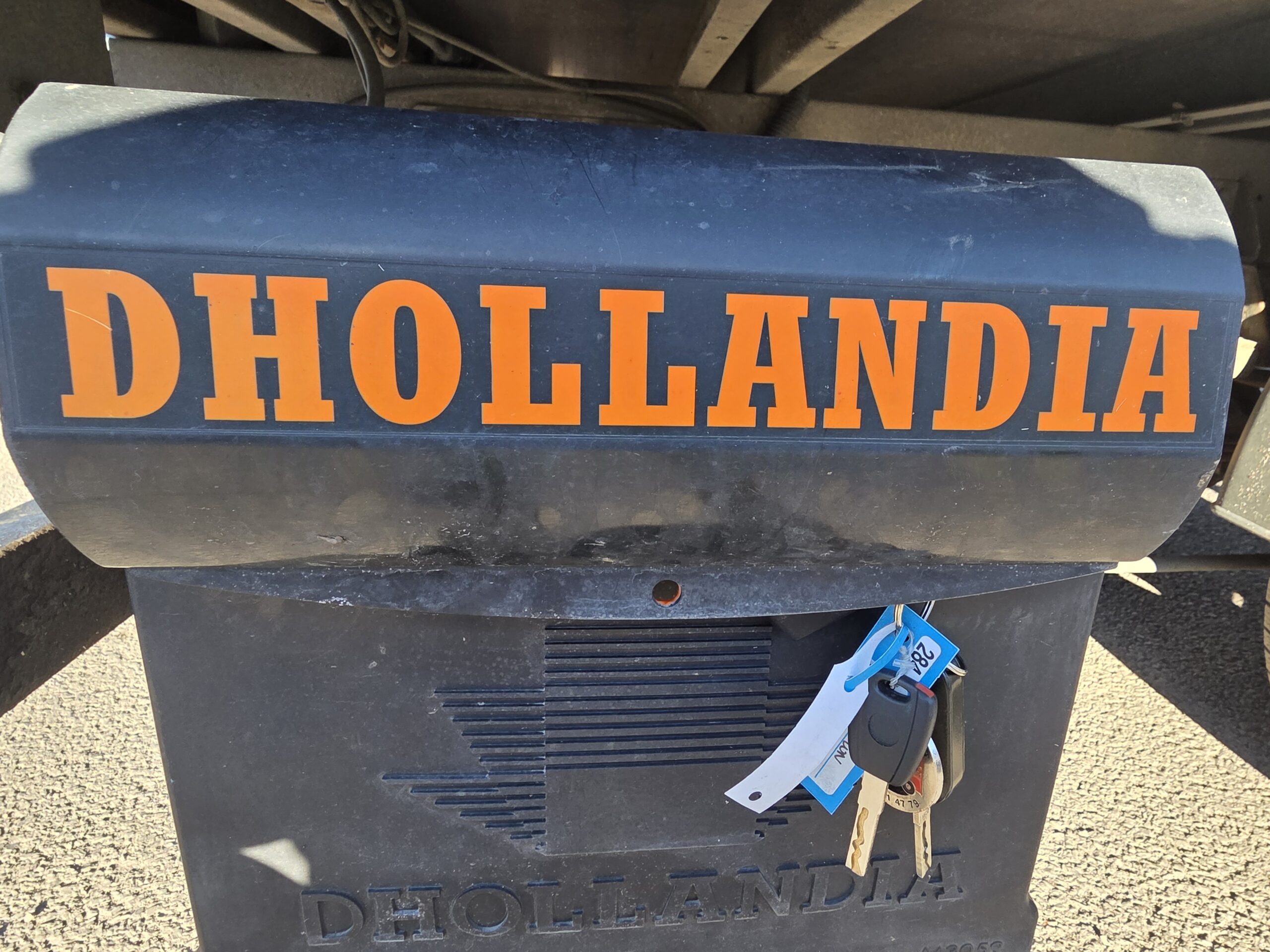 
								IVECO 35C15 3L CAISSE 20m3 avec HAYON DHOLLANDIA plein									