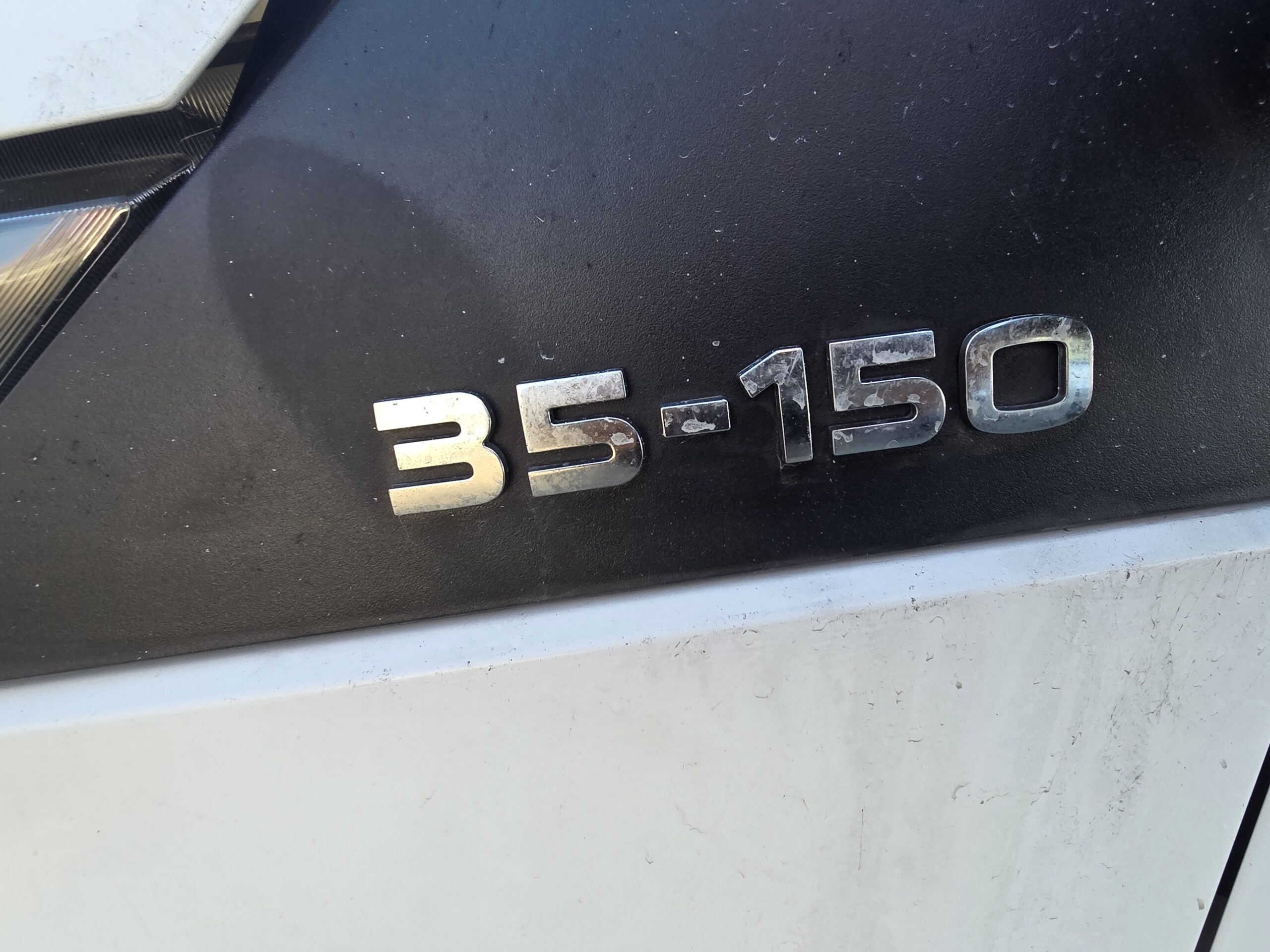 
								IVECO 35C15 3L CAISSE 20m3 avec HAYON DHOLLANDIA plein									