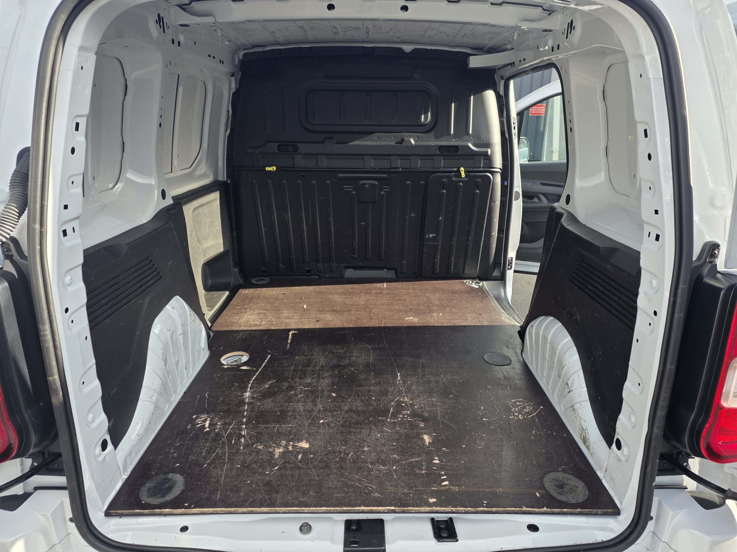 
								PEUGEOT PARTNER 1.5 HDI 130CV plein									