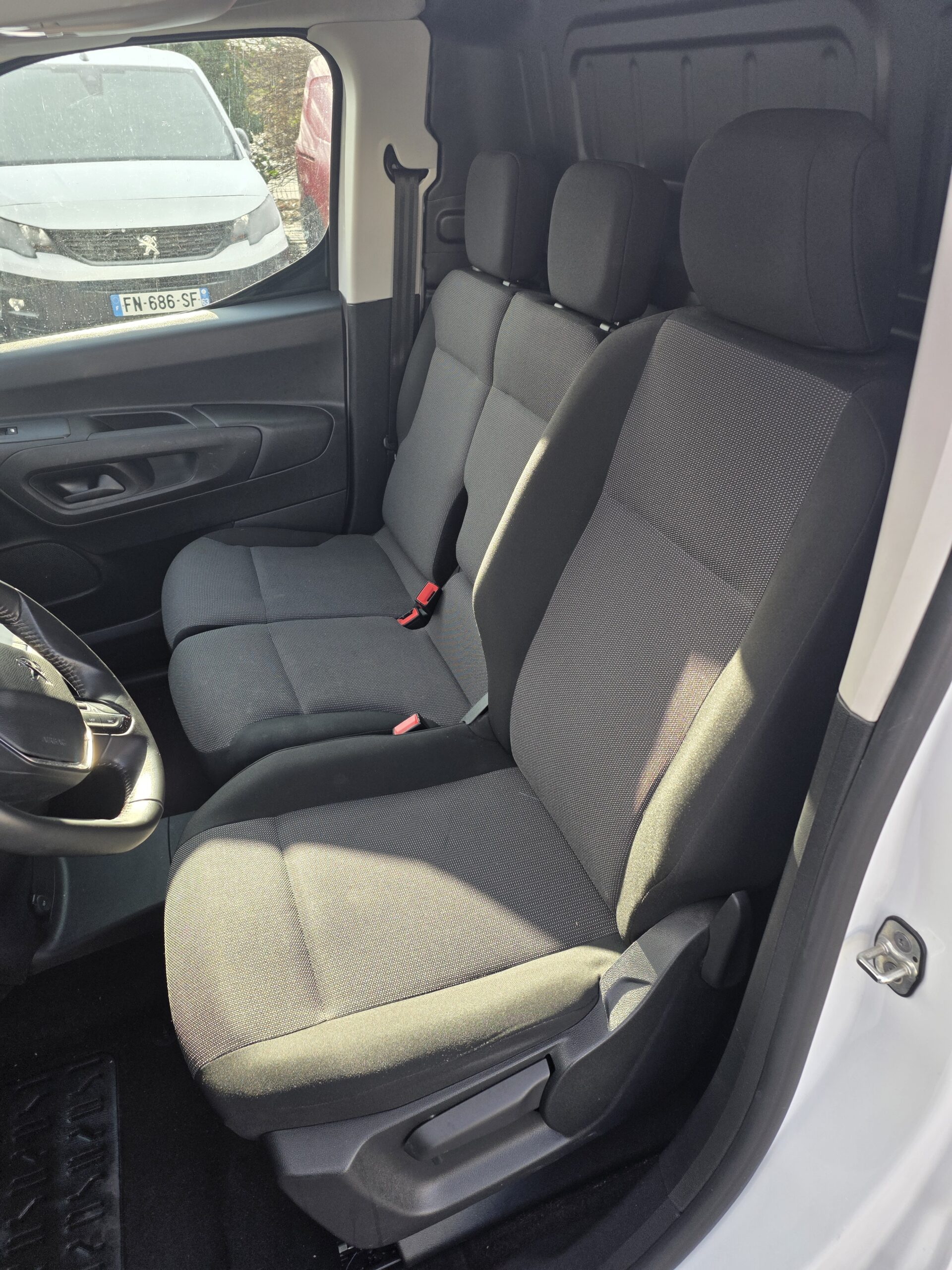 
								PEUGEOT PARTNER 1.5 HDI 130CV plein									