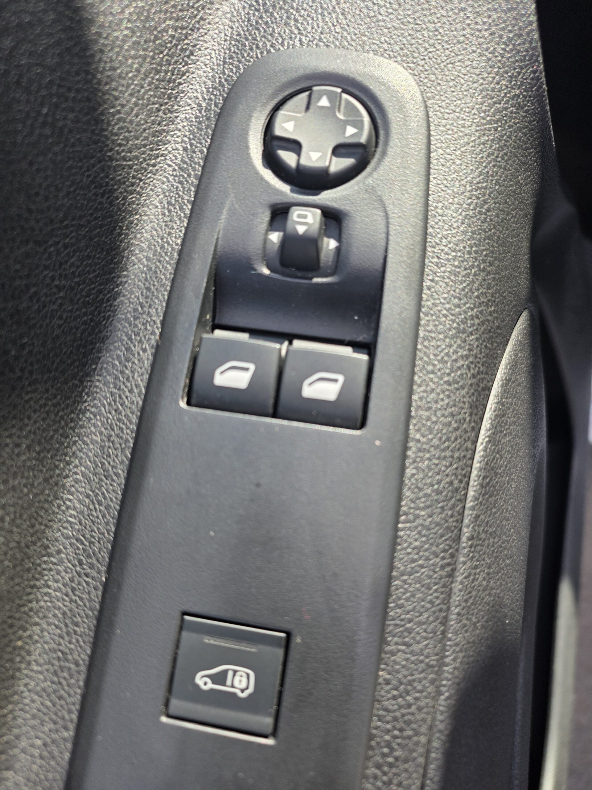 
								PEUGEOT PARTNER 1.5 HDI 130CV plein									