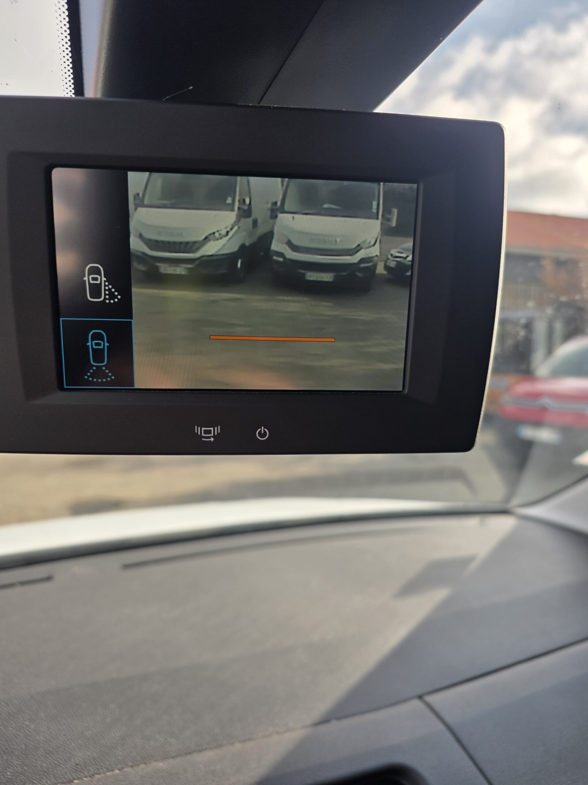 
								PEUGEOT PARTNER 1.5 HDI 130CV plein									