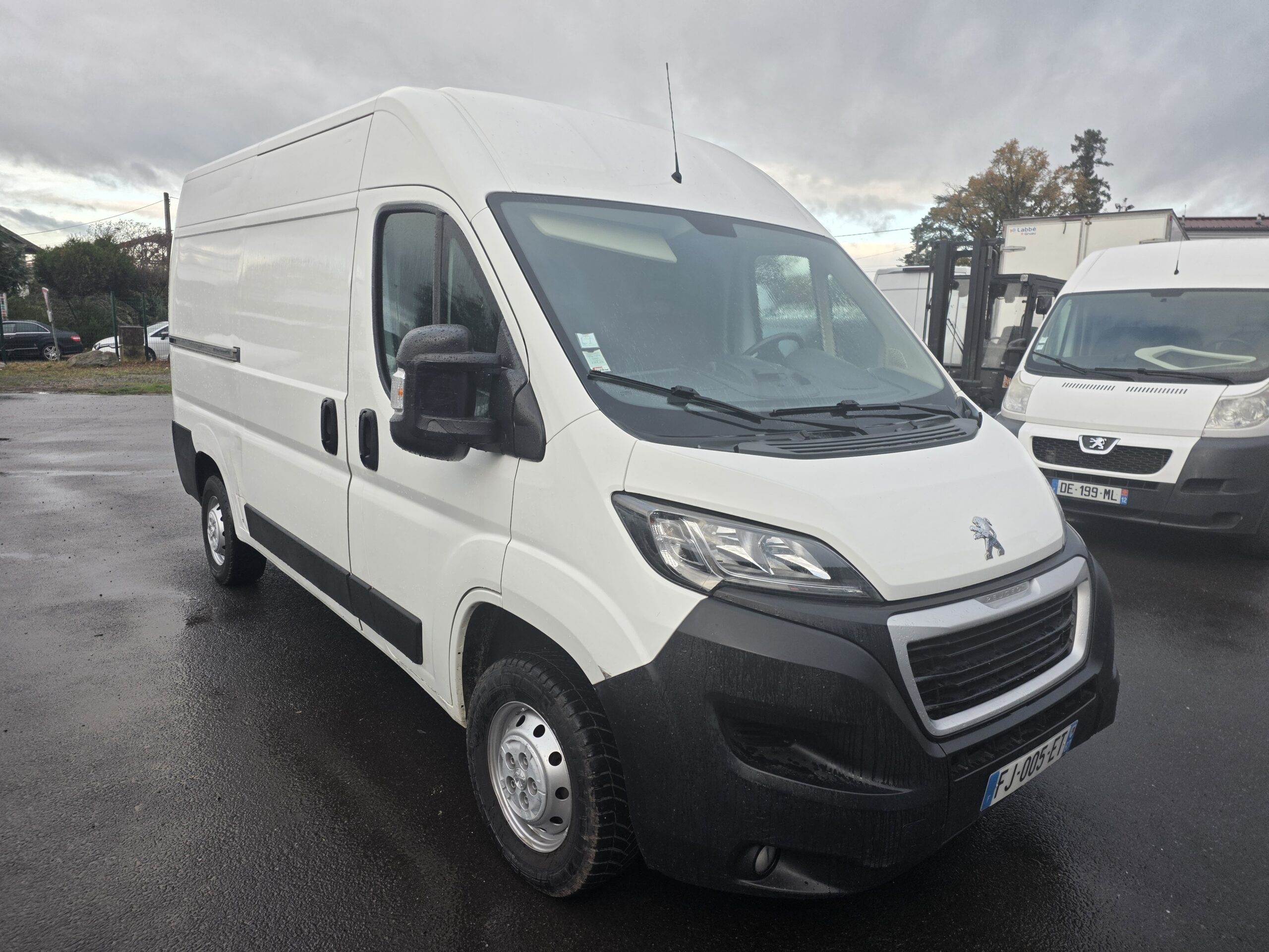 
								PEUGEOT BOXER 2.2 HDI 130CV L2H2 plein									