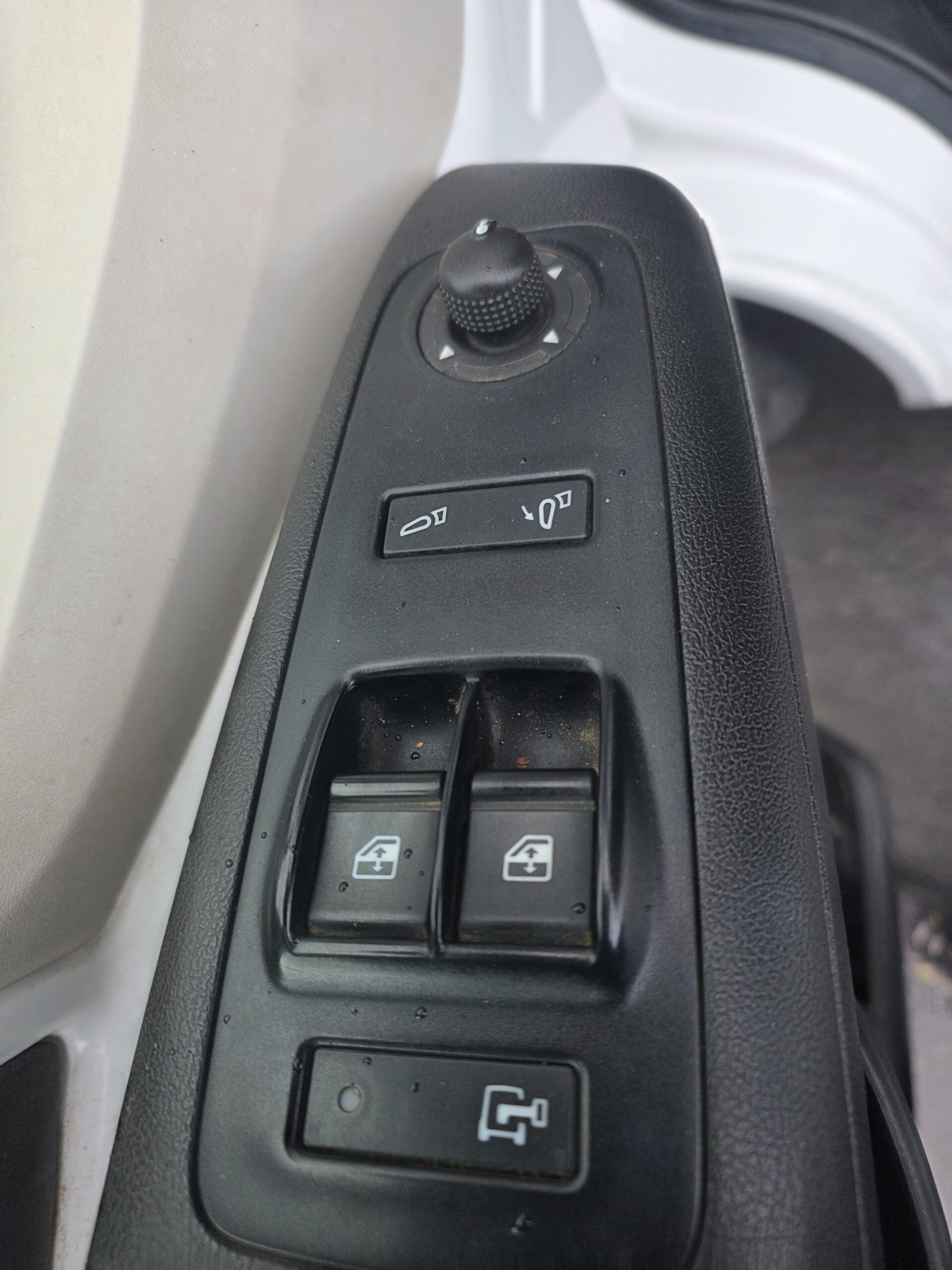 
								PEUGEOT BOXER 2.2 HDI 130CV L2H2 plein									