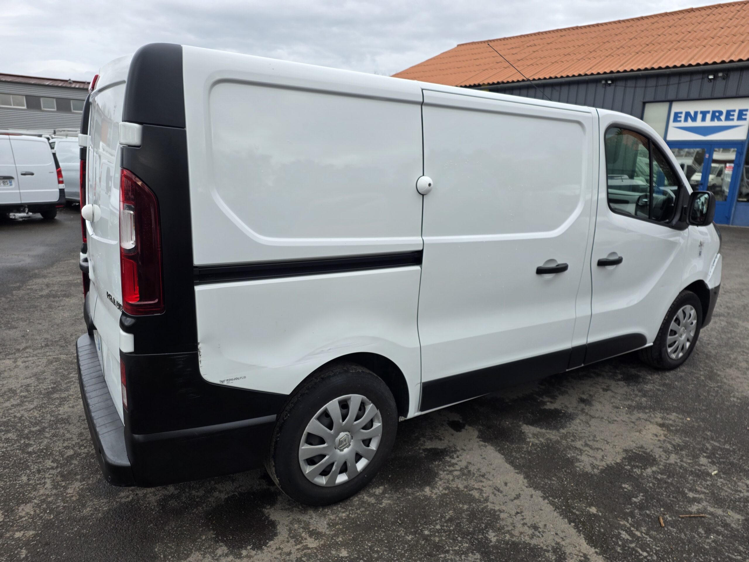 
								RENAULT  TRAFIC 1.6 DCI 120CV L1H1 plein									