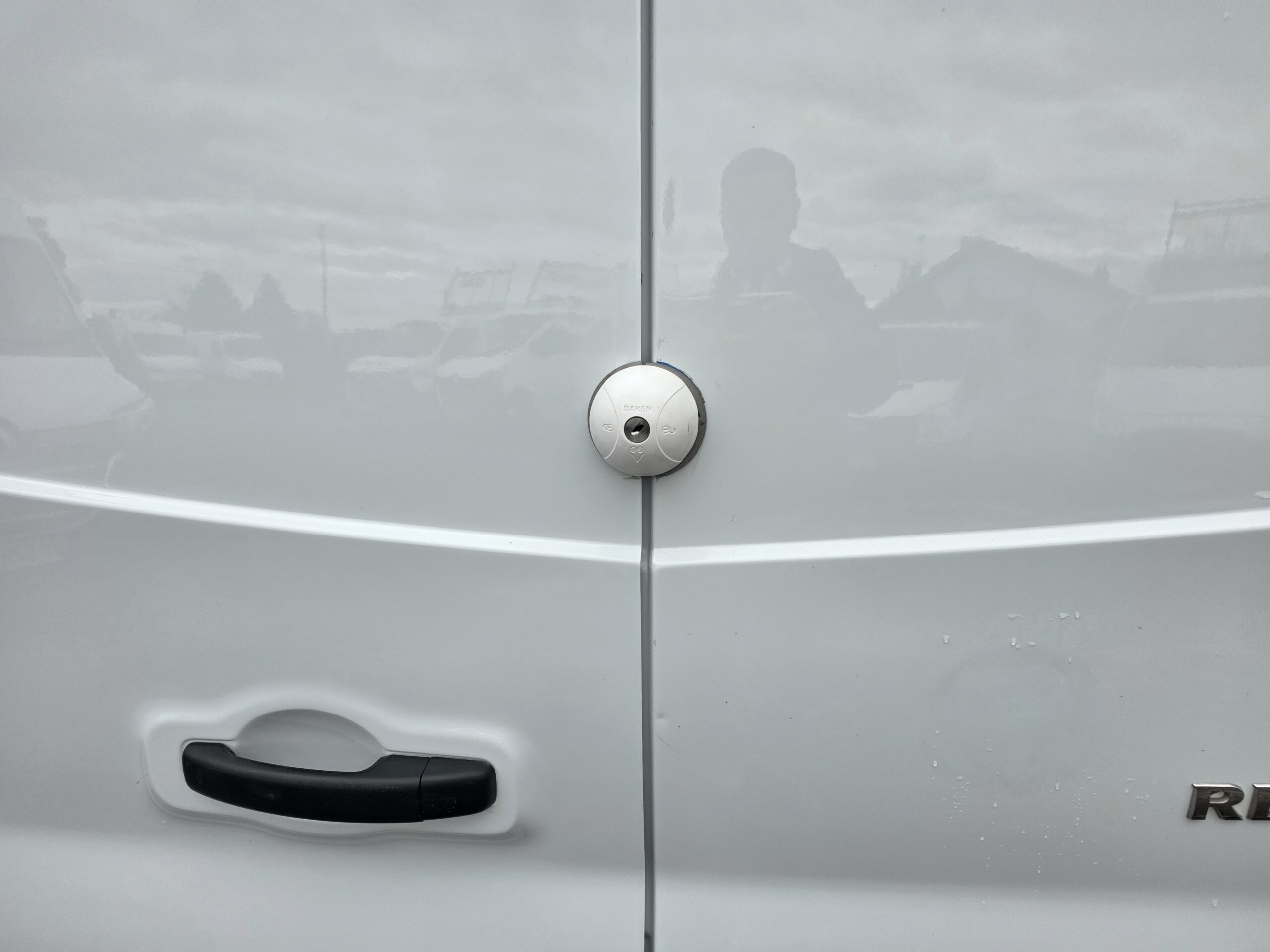 
								RENAULT  TRAFIC 1.6 DCI 120CV L1H1 plein									