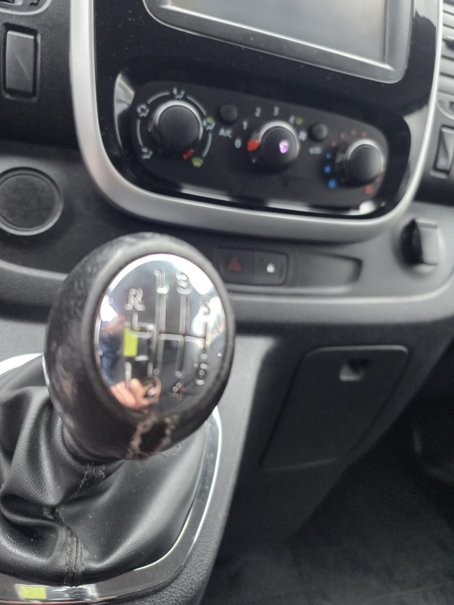 
								RENAULT  TRAFIC 1.6 DCI 120CV L1H1 plein									