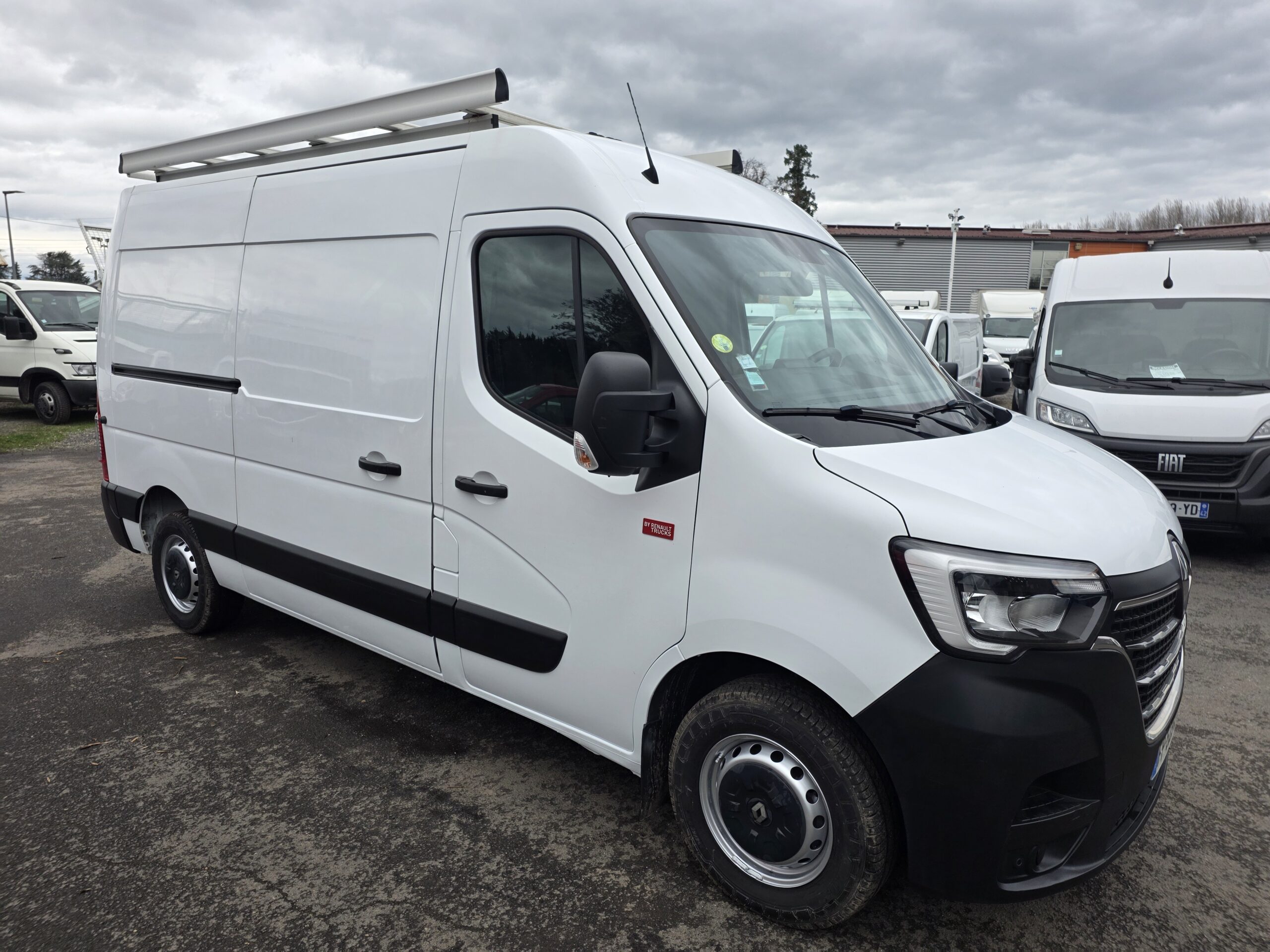 
								RENAULT MASTER RT (RENAULT TRUCK) 2.3 B.Dci 150CV L2H2 Galerie + Echelle plein									