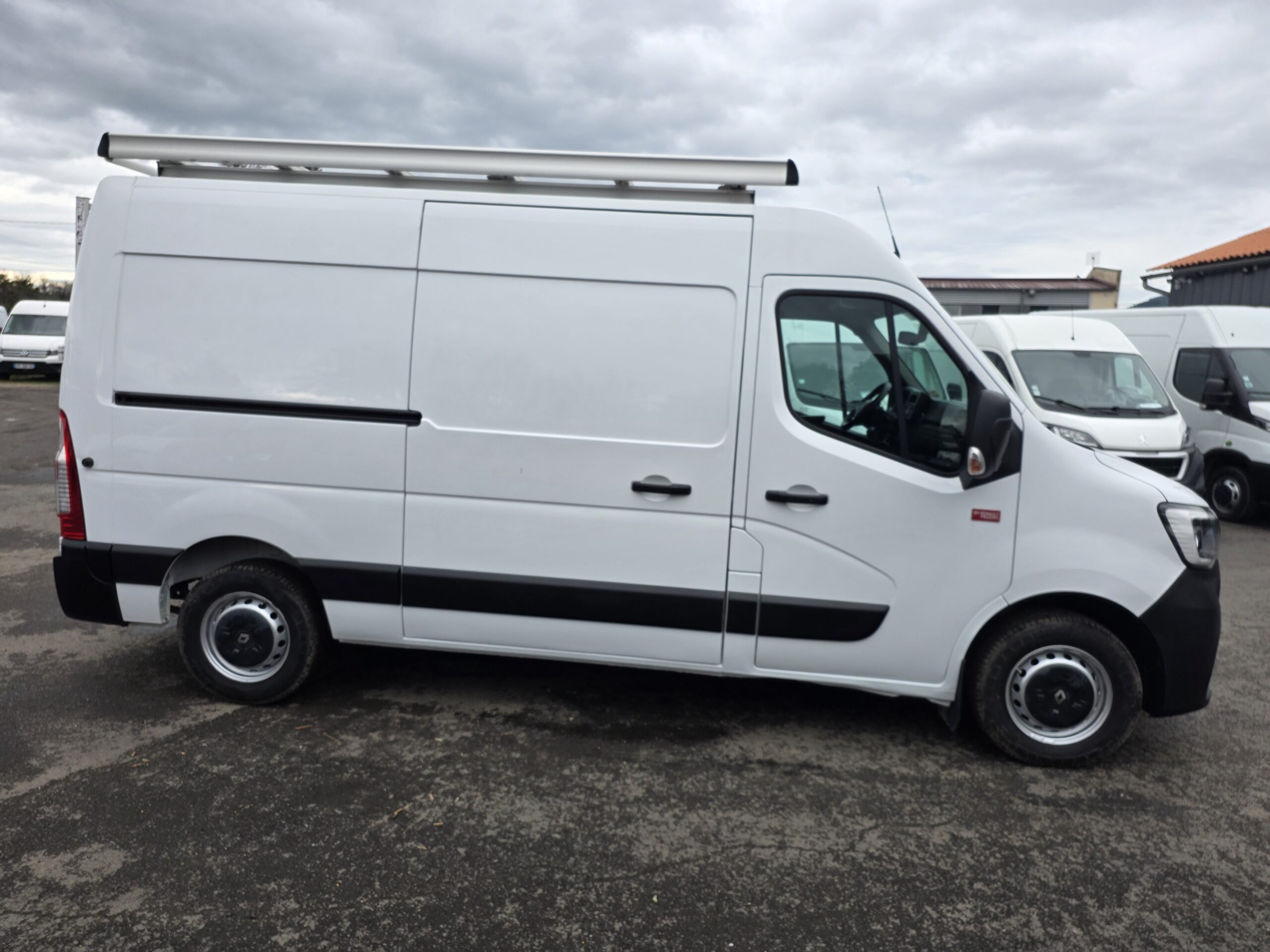 
								RENAULT MASTER RT (RENAULT TRUCK) 2.3 B.Dci 150CV L2H2 Galerie + Echelle plein									