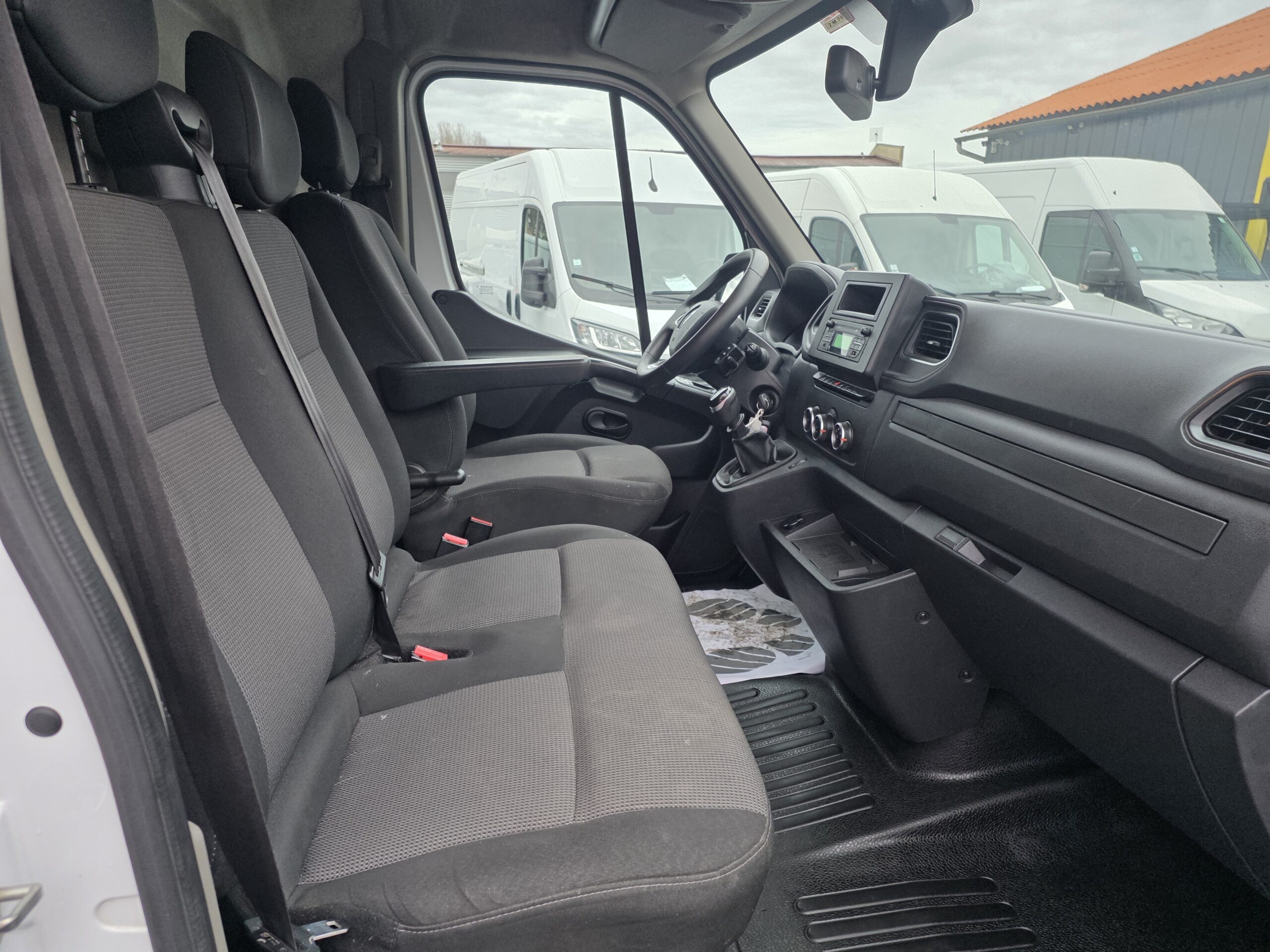 
								RENAULT MASTER RT (RENAULT TRUCK) 2.3 B.Dci 150CV L2H2 Galerie + Echelle plein									