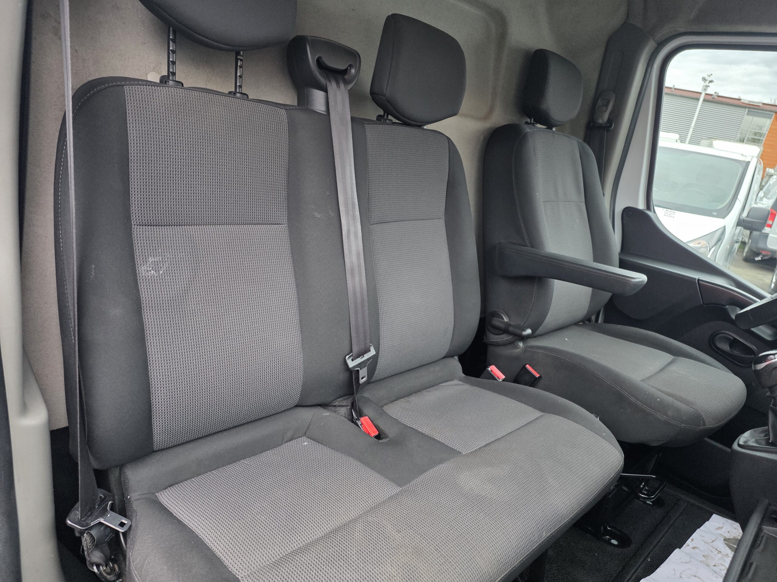 
								RENAULT MASTER RT (RENAULT TRUCK) 2.3 B.Dci 150CV L2H2 Galerie + Echelle plein									