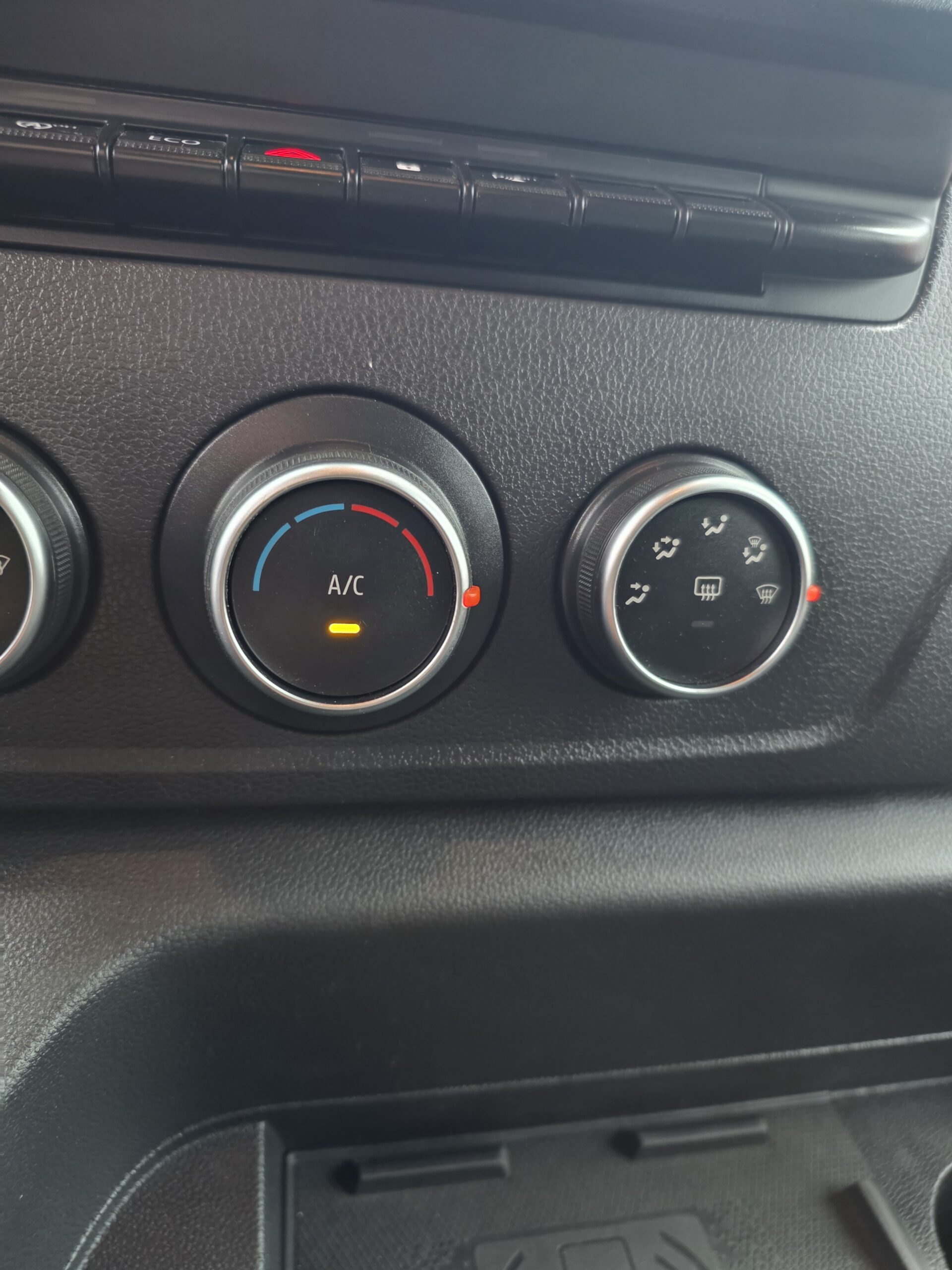 
								RENAULT MASTER RT (RENAULT TRUCK) 2.3 B.Dci 150CV L2H2 Galerie + Echelle plein									