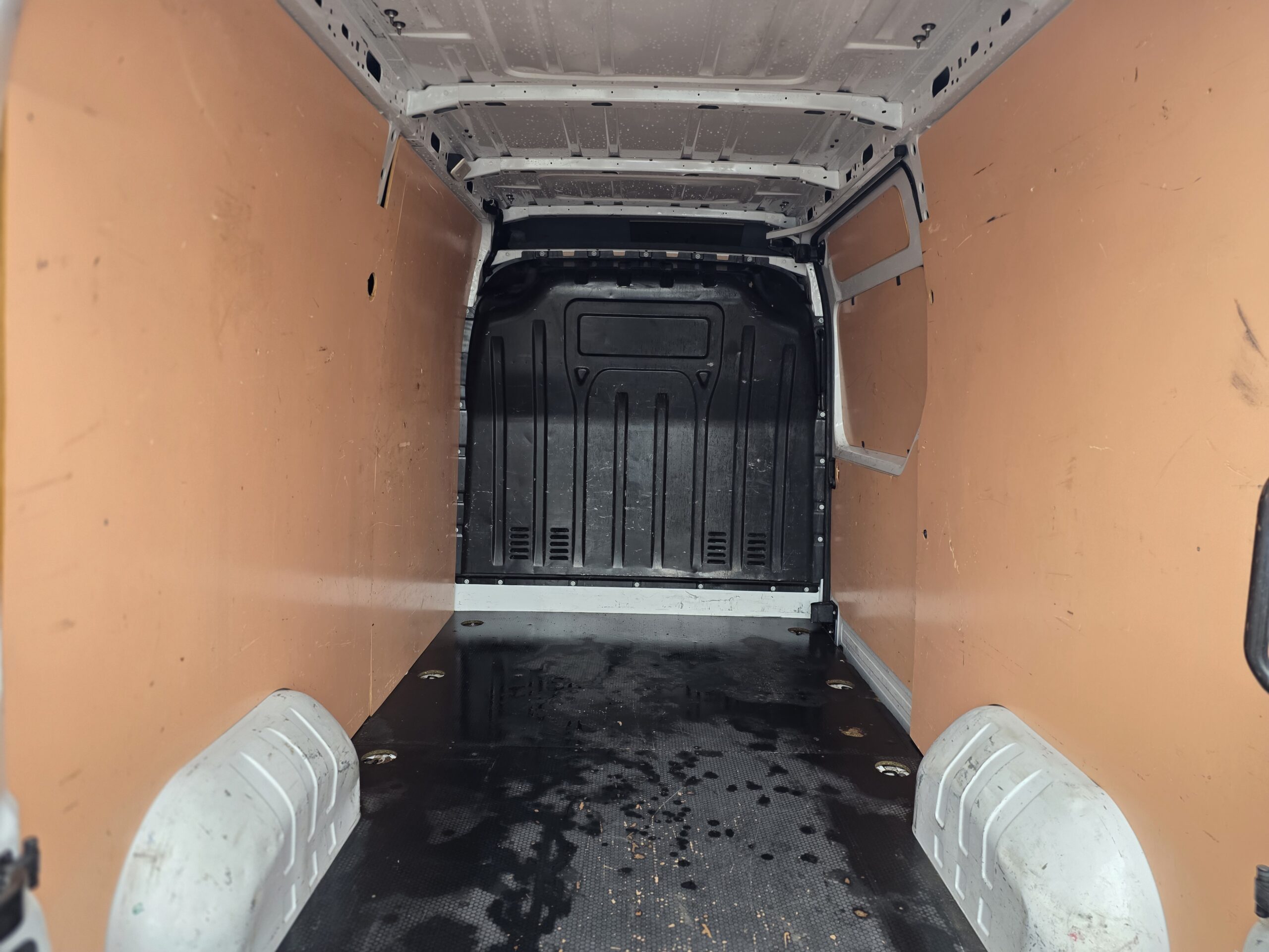 
								RENAULT MASTER RT (RENAULT TRUCK) 2.3 B.Dci 150CV L2H2 Galerie + Echelle plein									